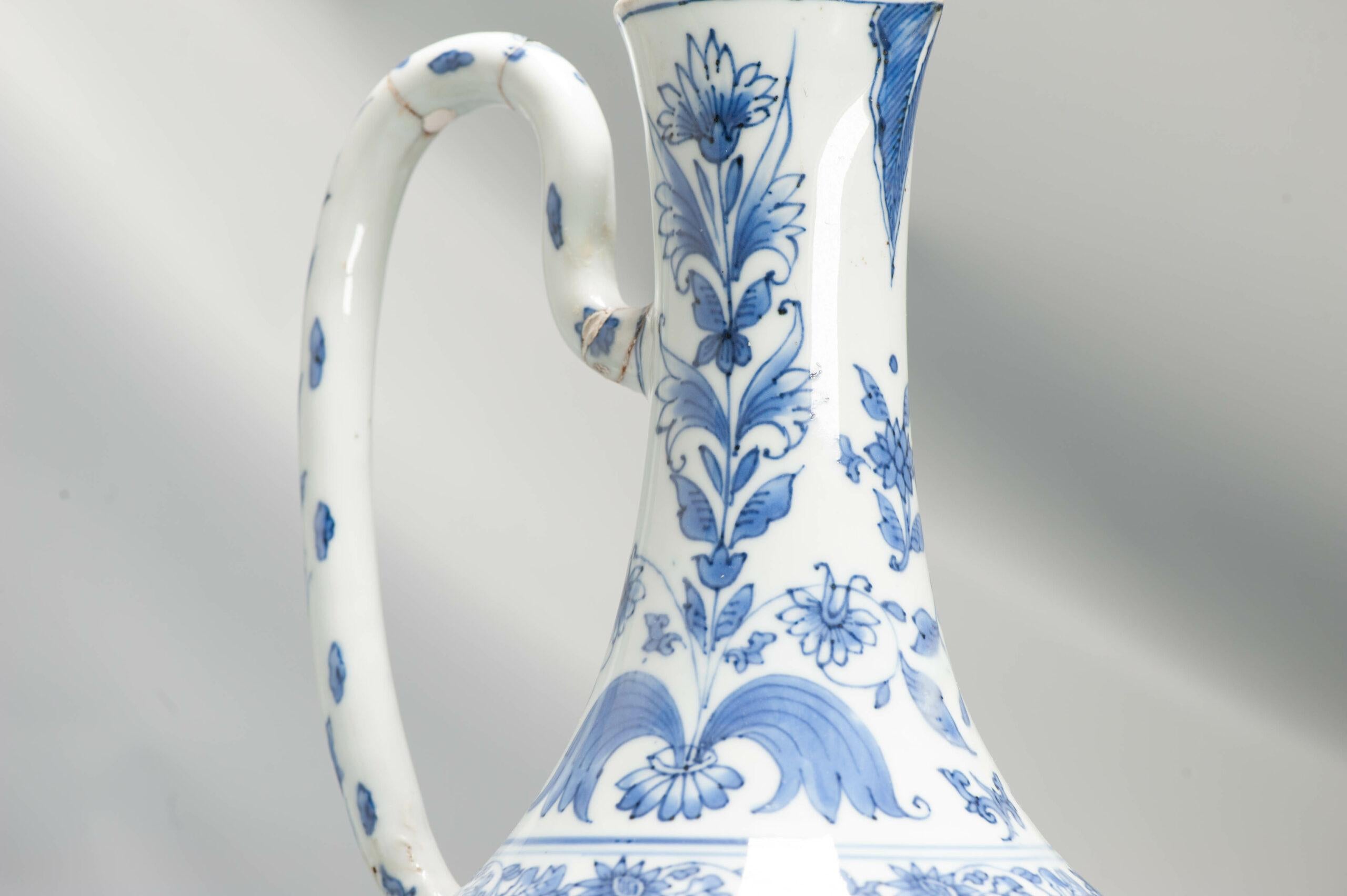 36CM Antique Chinese 17C Chongzhen Period Chinese Porcelain Ewer Figural In Good Condition In Amsterdam, Noord Holland