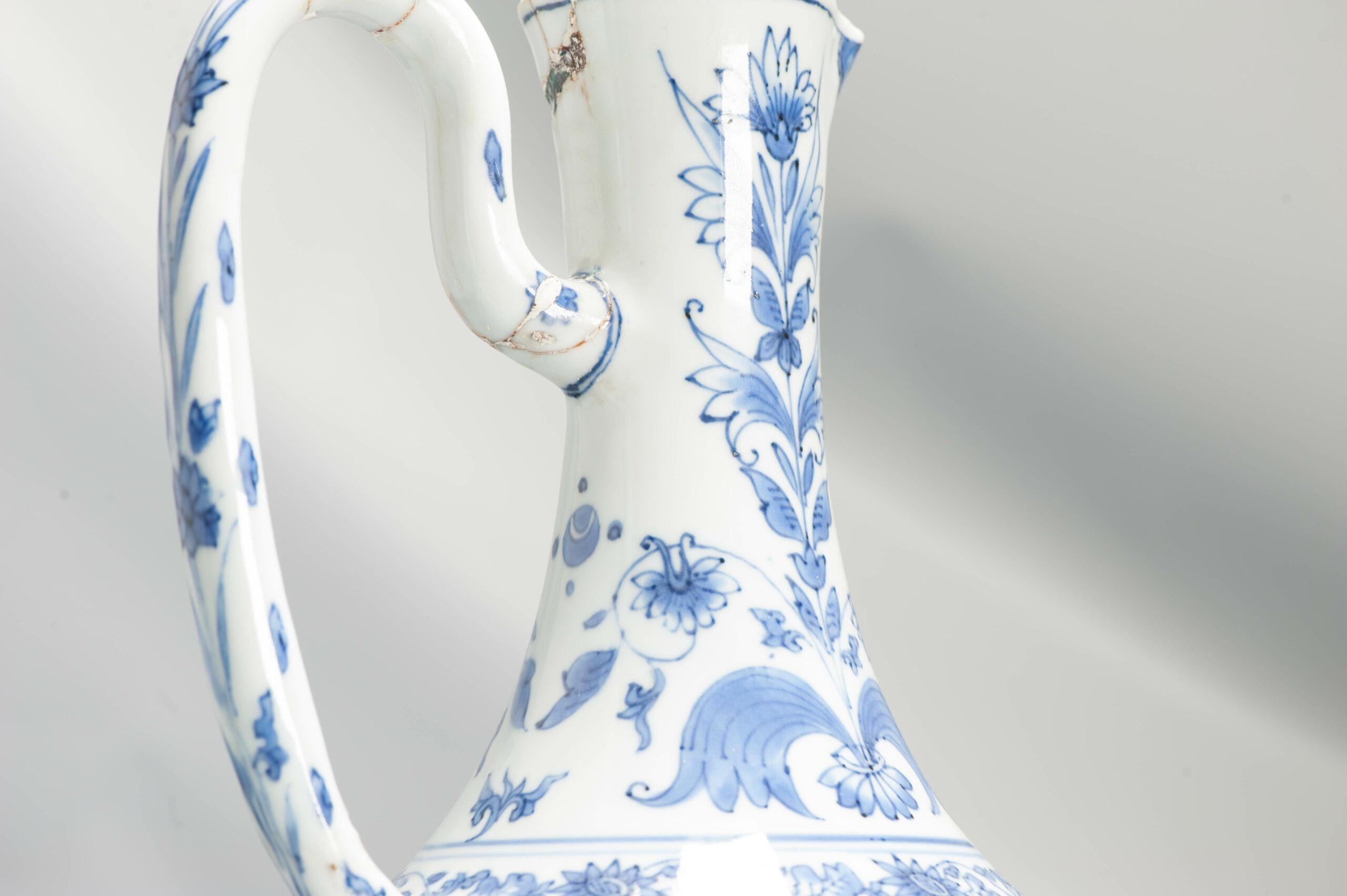 18th Century and Earlier 36CM Antique Chinese 17C Chongzhen Period Chinese Porcelain Ewer Figural