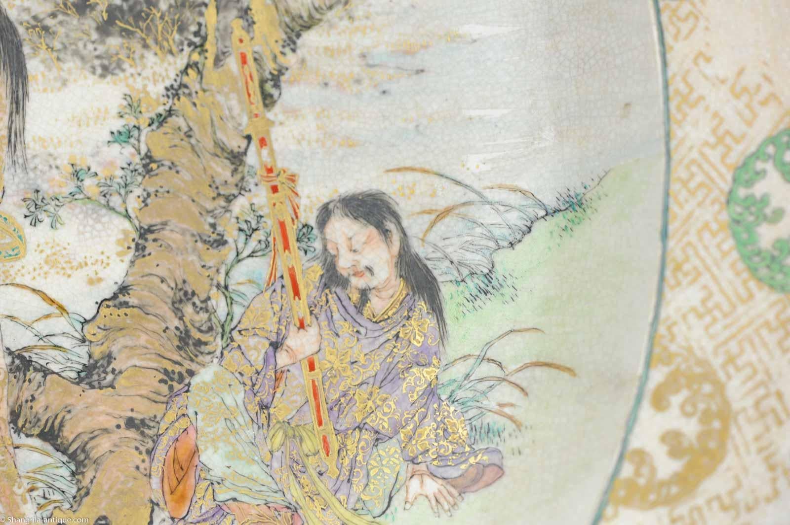 Japanese Satsuma Charger ‘Figures in Garden’ Antique, circa 1900 For Sale 11