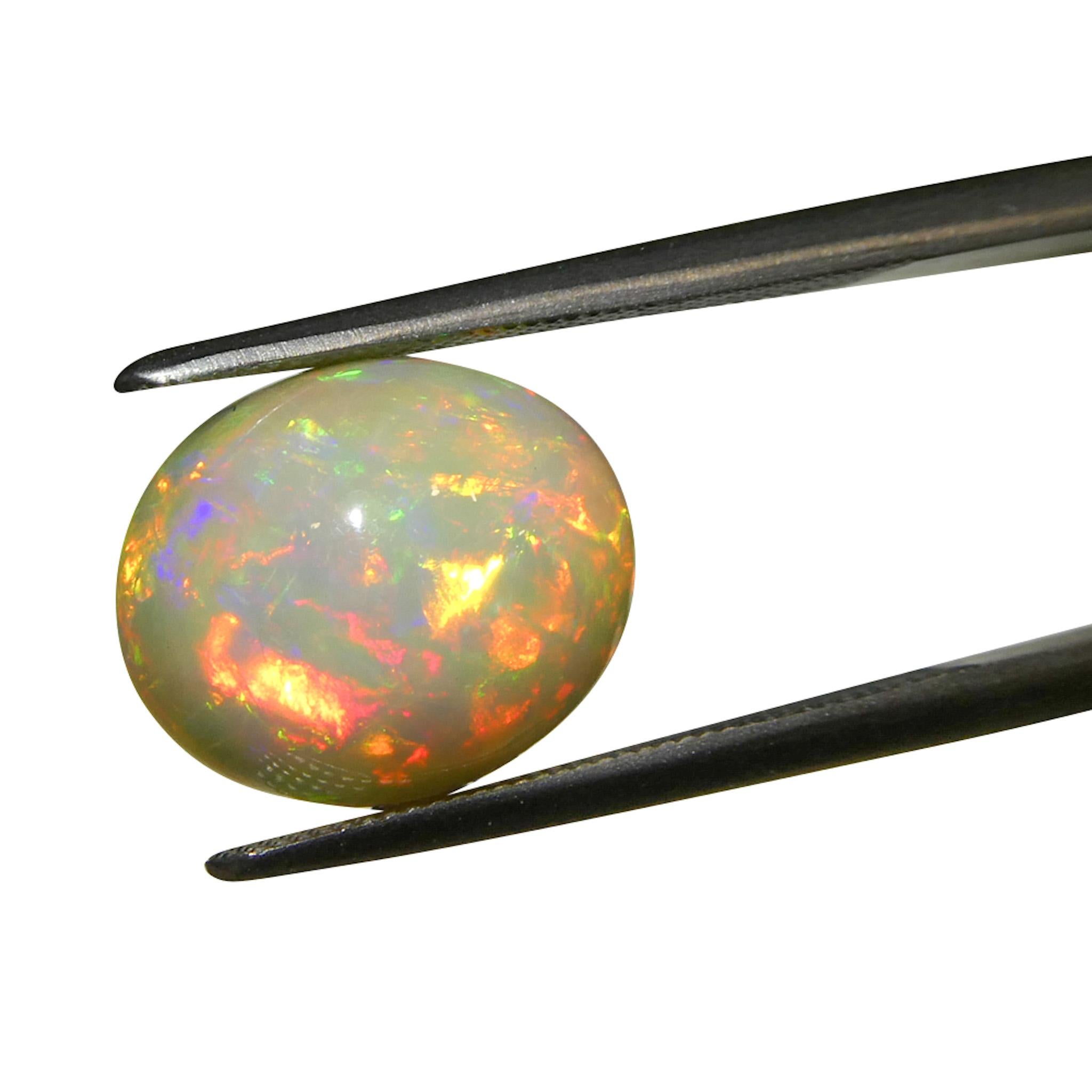 Ópalo Welo Blanco Cabujón Ovalado 3,6ct de Etiopía en venta 9