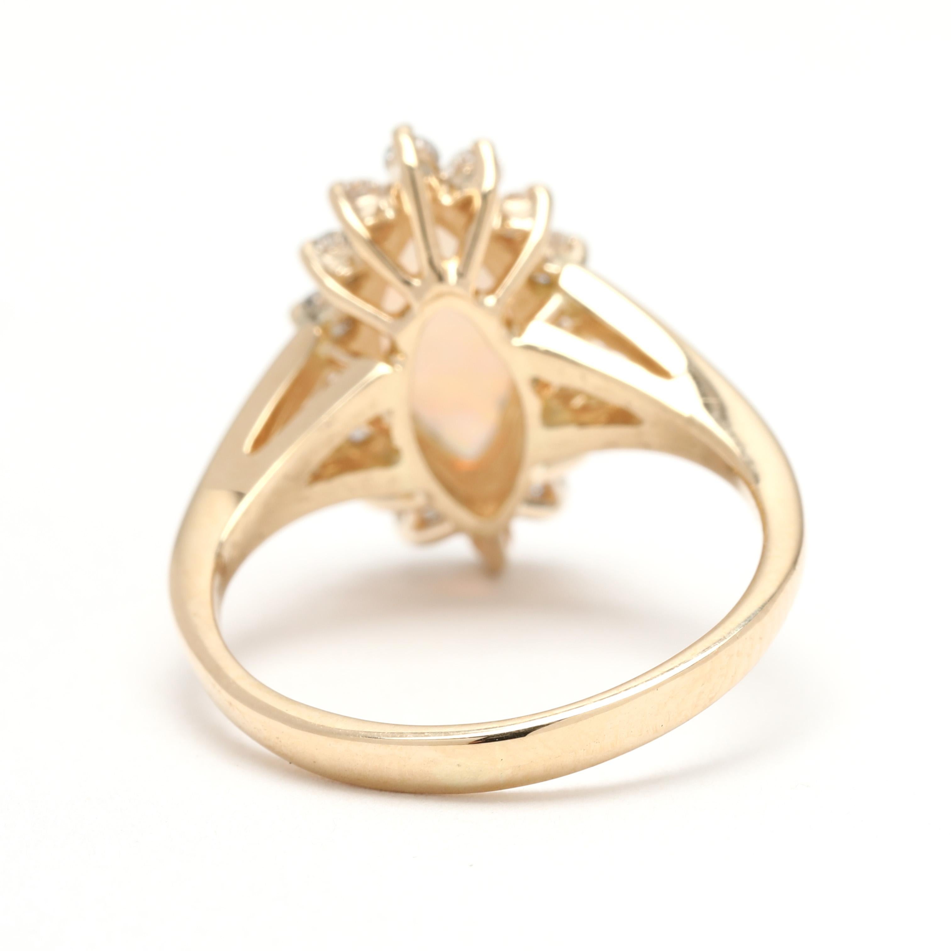 Taille Marquise Bague Navette Opale et Diamant, or jaune 14k, taille 5 en vente