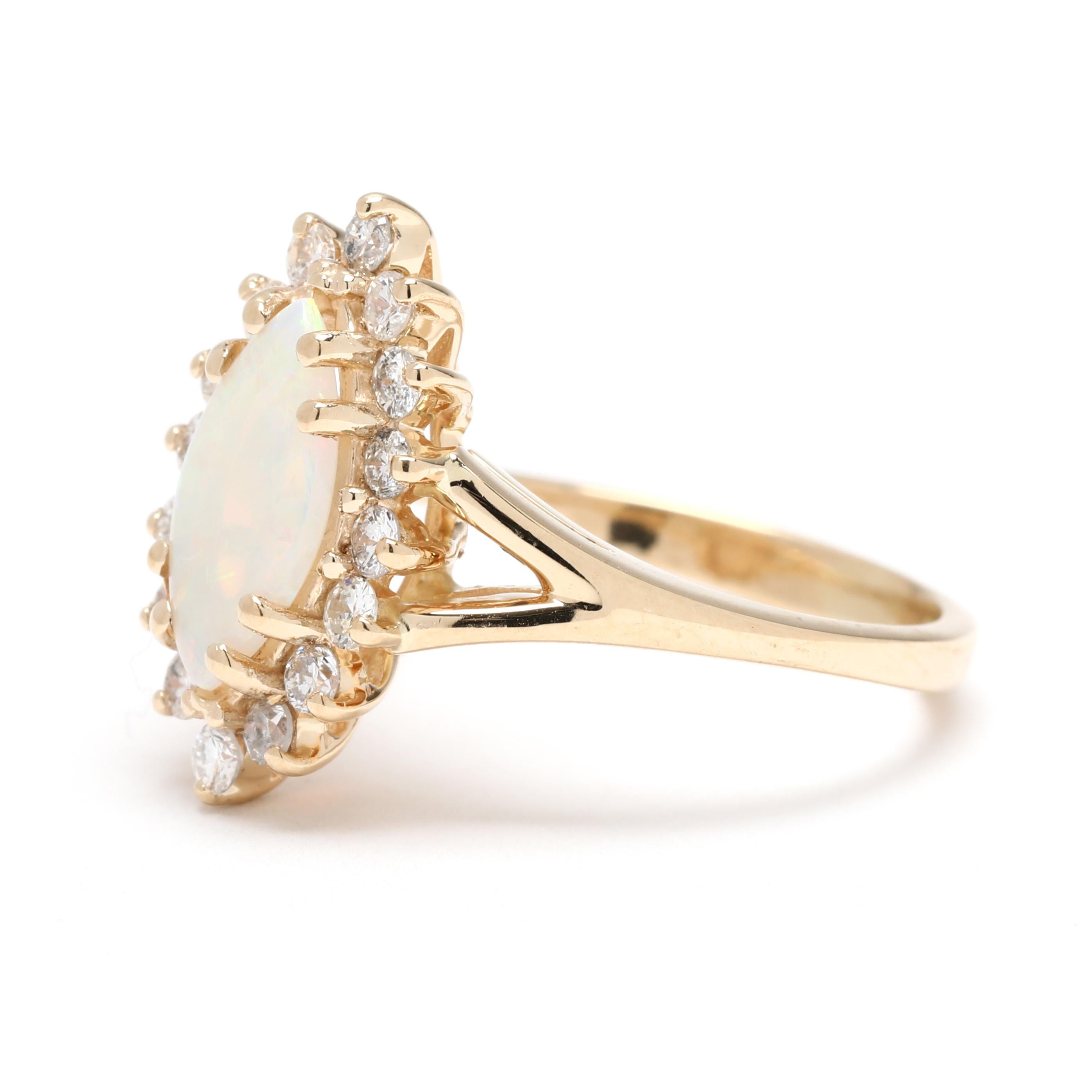Bague Navette Opale et Diamant, or jaune 14k, taille 5 Bon état - En vente à McLeansville, NC