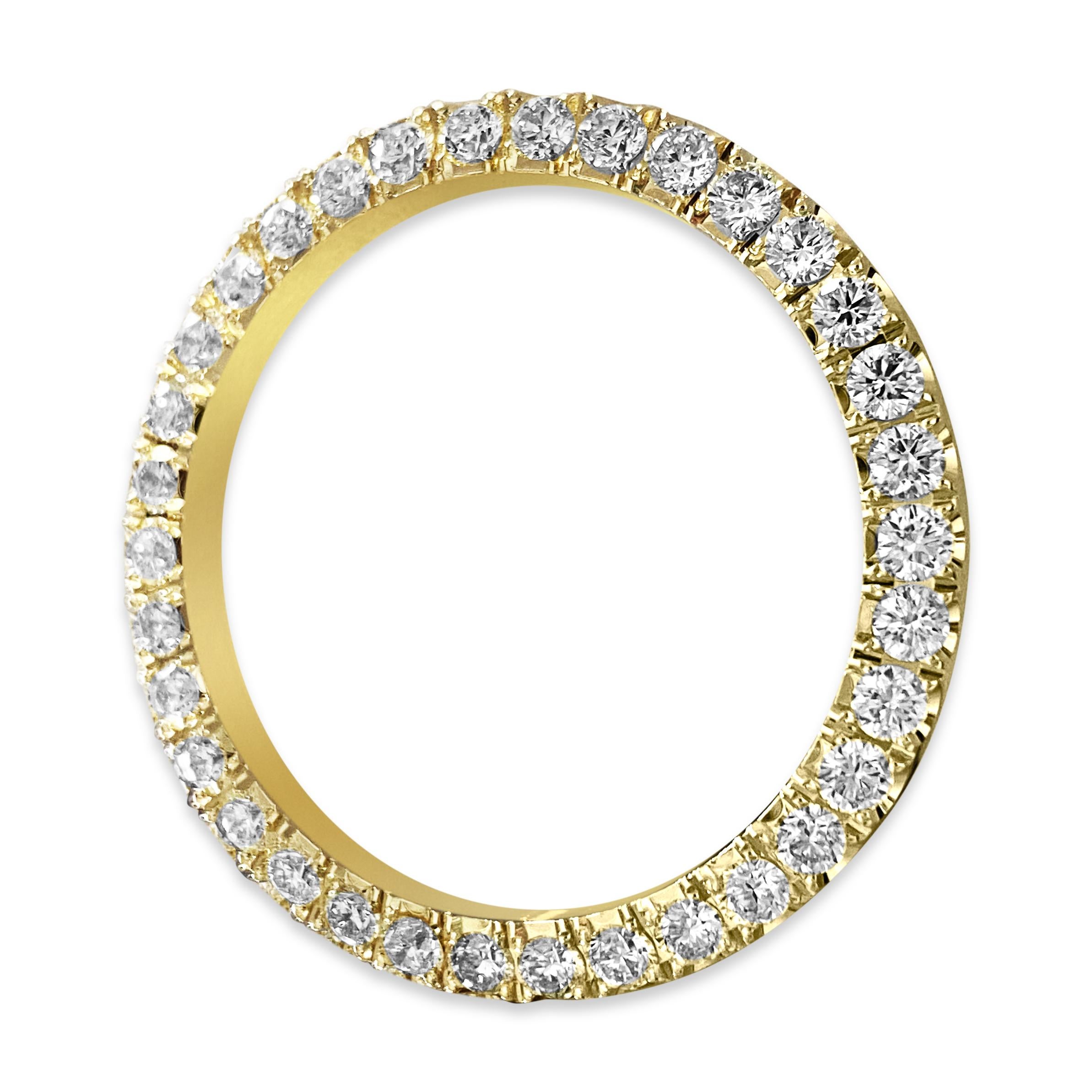 14k yellow gold 
36mm diamond bezel
Carat weigh total: 4.50 carats
Clarity: VVS
Round brilliant cut
U shape setting
100% natural earth mined diamond. 
Custom made diamond bezel for 36mm watches 

Can perfectly set in 36mm Rolex datejust and