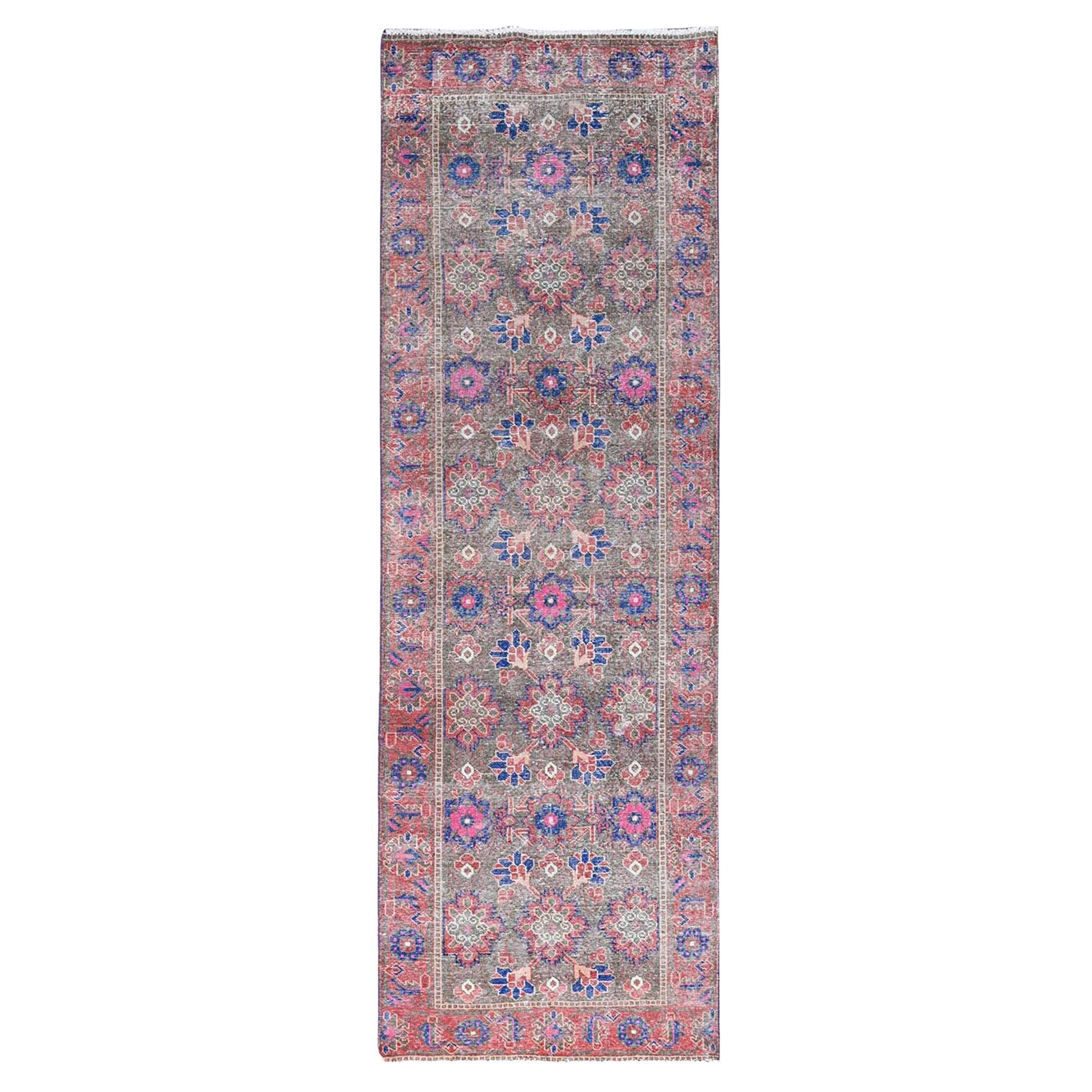 3'6 "x11' Grigio Vintage Northwest Persian Village Runner Tappeto annodato a mano interamente in lana in vendita