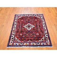 Tappeto in pura lana annodato a mano, 3'6"x5'1", rosso, con motivo a medaglione Amadan in stile zoroastriano