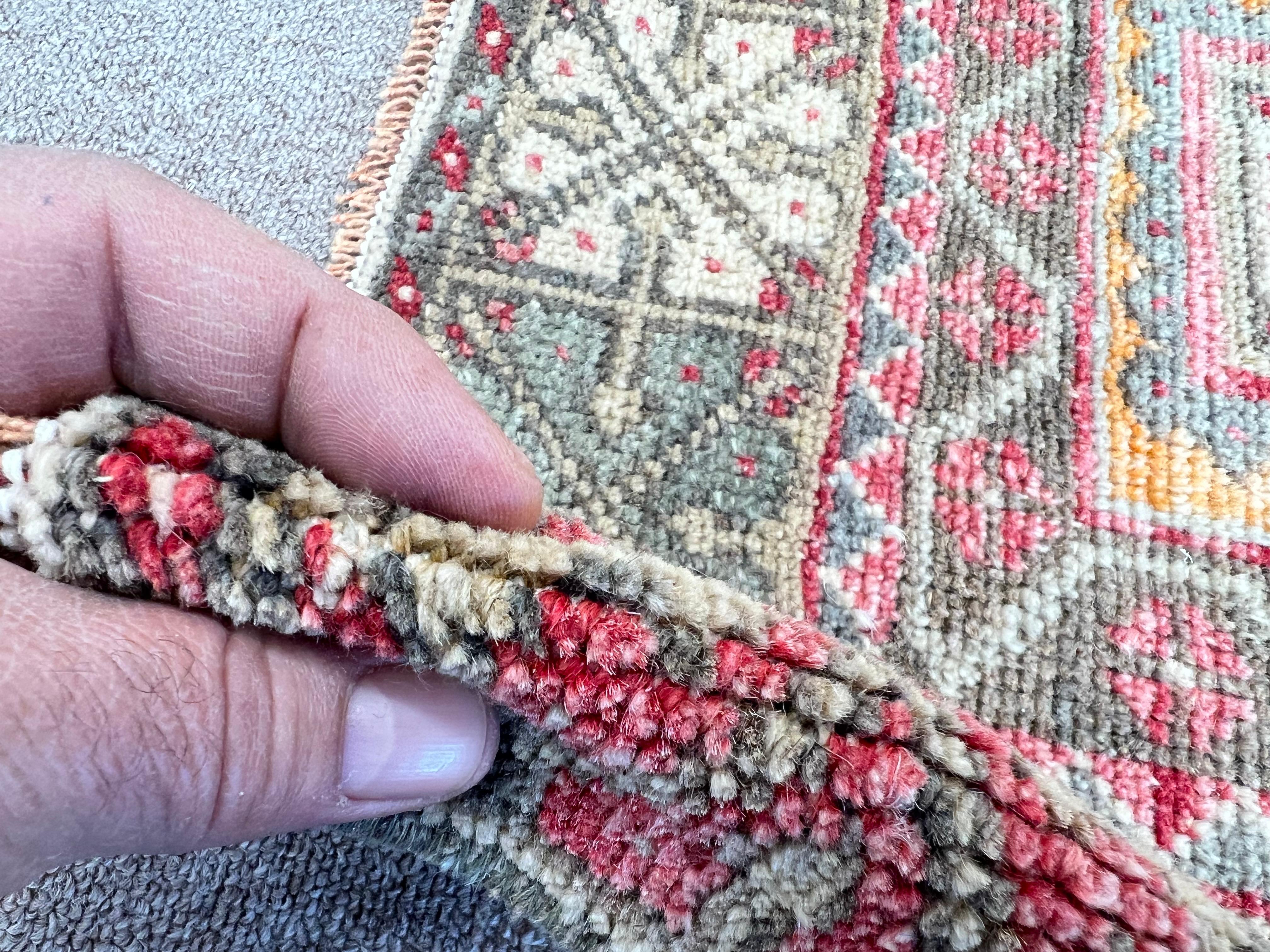 Tapis de Turquie des années 1950 3,6x6 Ft avec poils de laine doux en rouge chaud, gris orangé 3