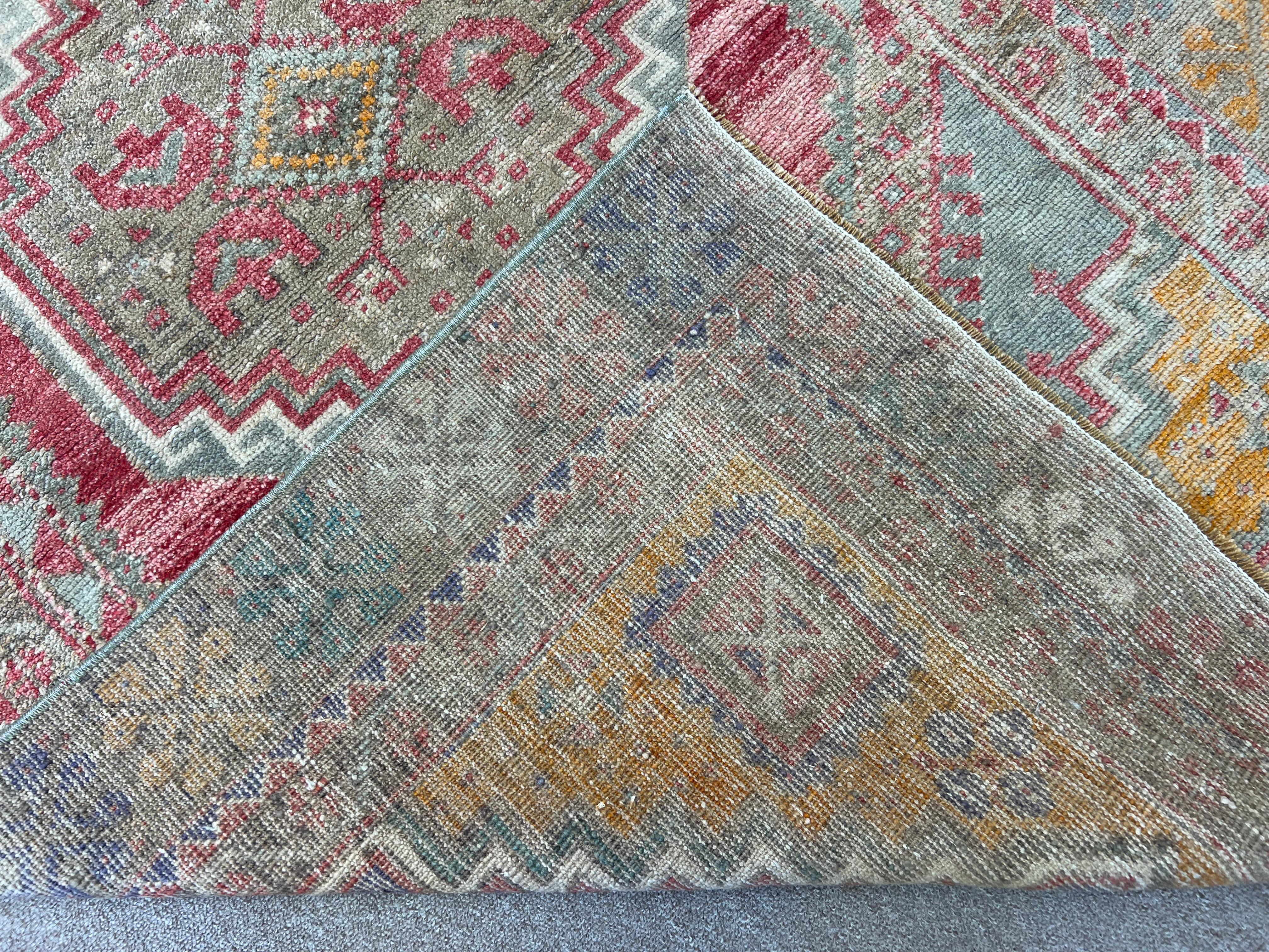 Tapis de Turquie des années 1950 3,6x6 Ft avec poils de laine doux en rouge chaud, gris orangé 4