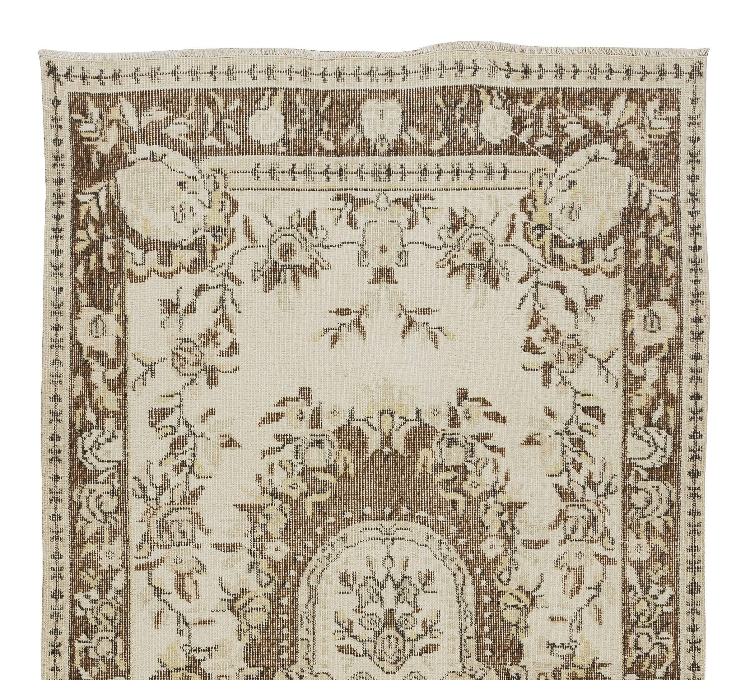 Vintage Hand-Knotted Aubusson Inspired Turkish Wool Rug In Good Condition For Sale In Philadelphia, PA