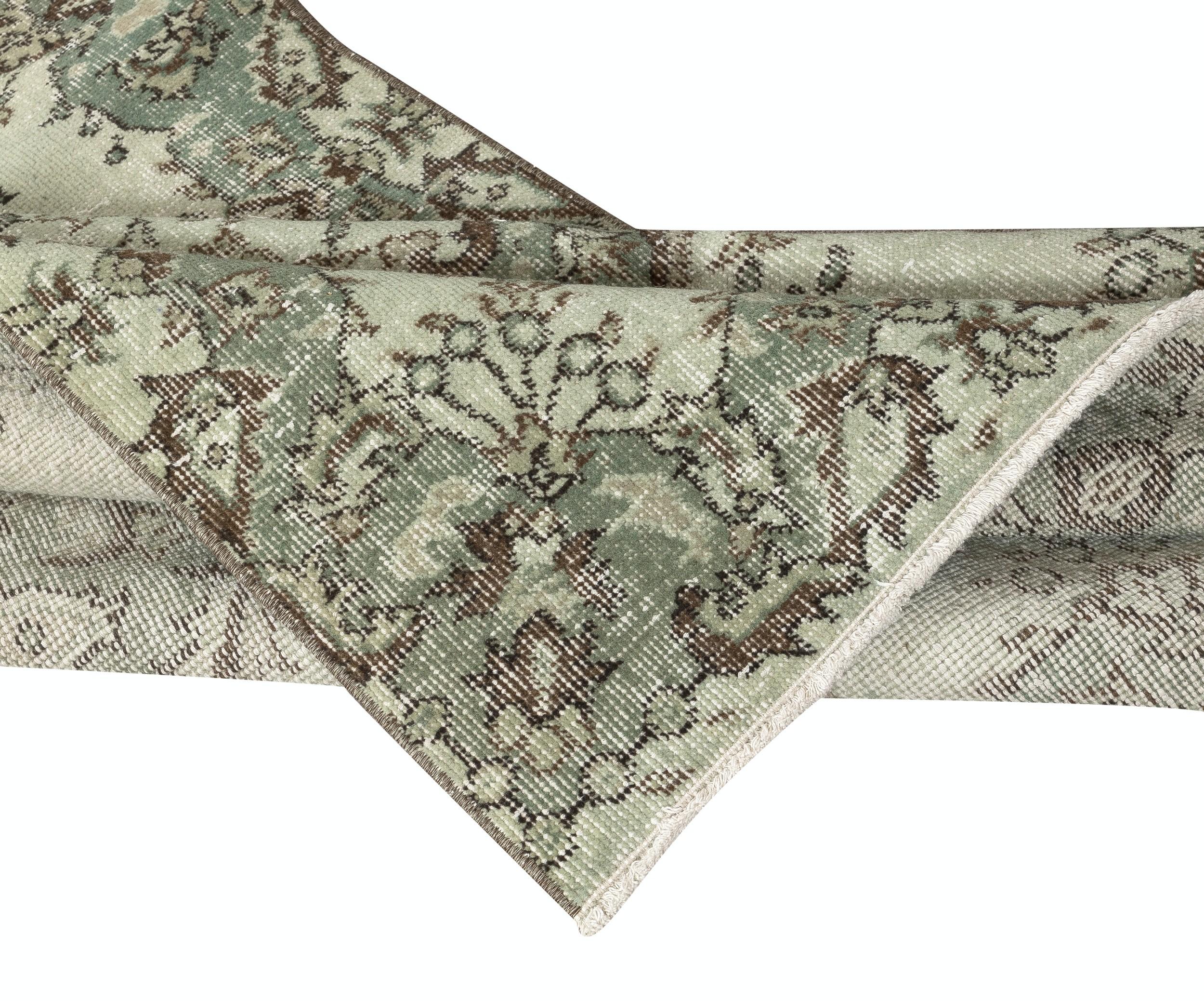 Modern 3.6x6.8 Ft Contemporary Handmade Turkish Accent Rug in Light Green Color For Sale
