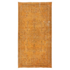 Tappeto turco vintage annodato a mano e sovratinto in arancione per ambienti moderni