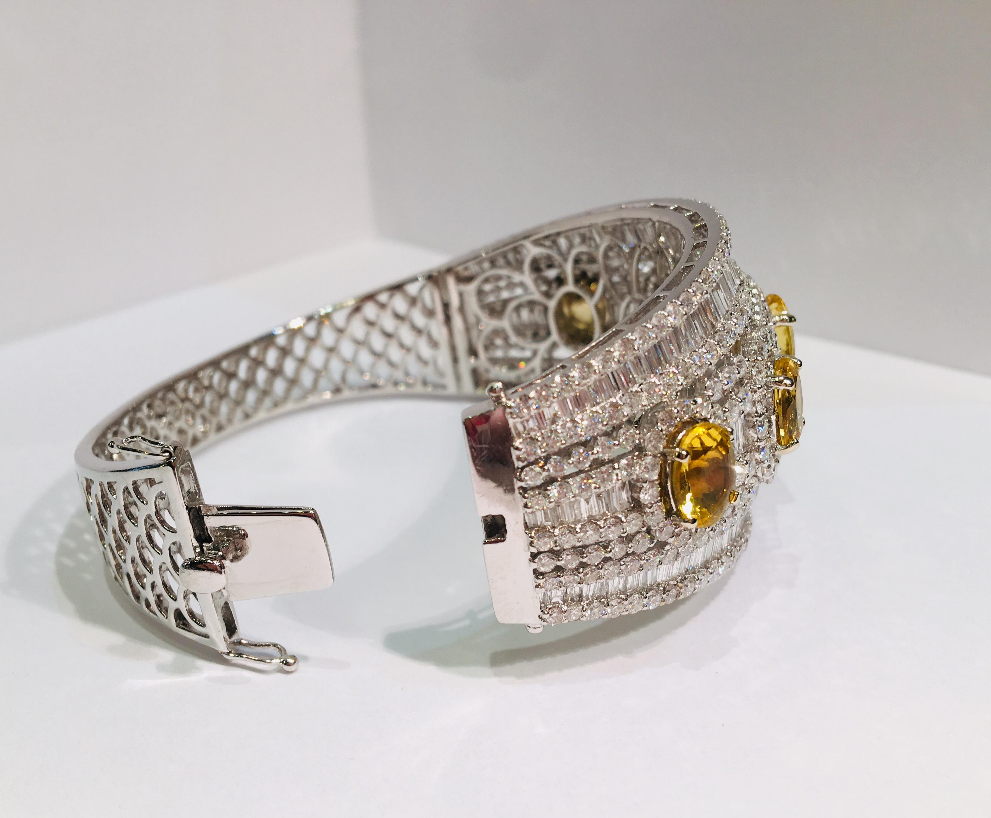 Women's 37 Carat Diamond and Yellow Topaz 18 Karat Hinged Bangle Bracelet