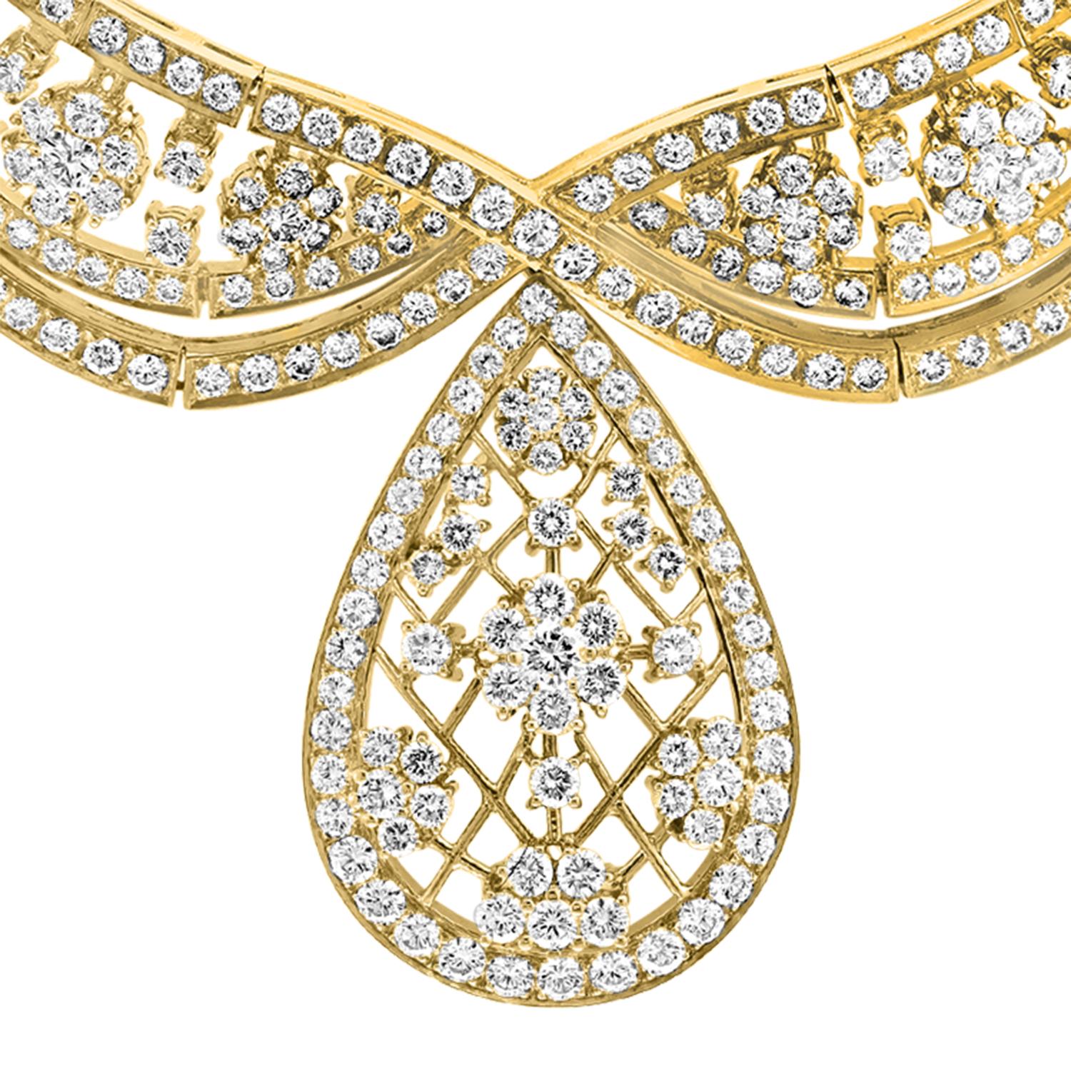 37 Carat Diamond Necklace and Earrings 185 Grams 18 Karat Gold Bridal Suite In Excellent Condition In New York, NY