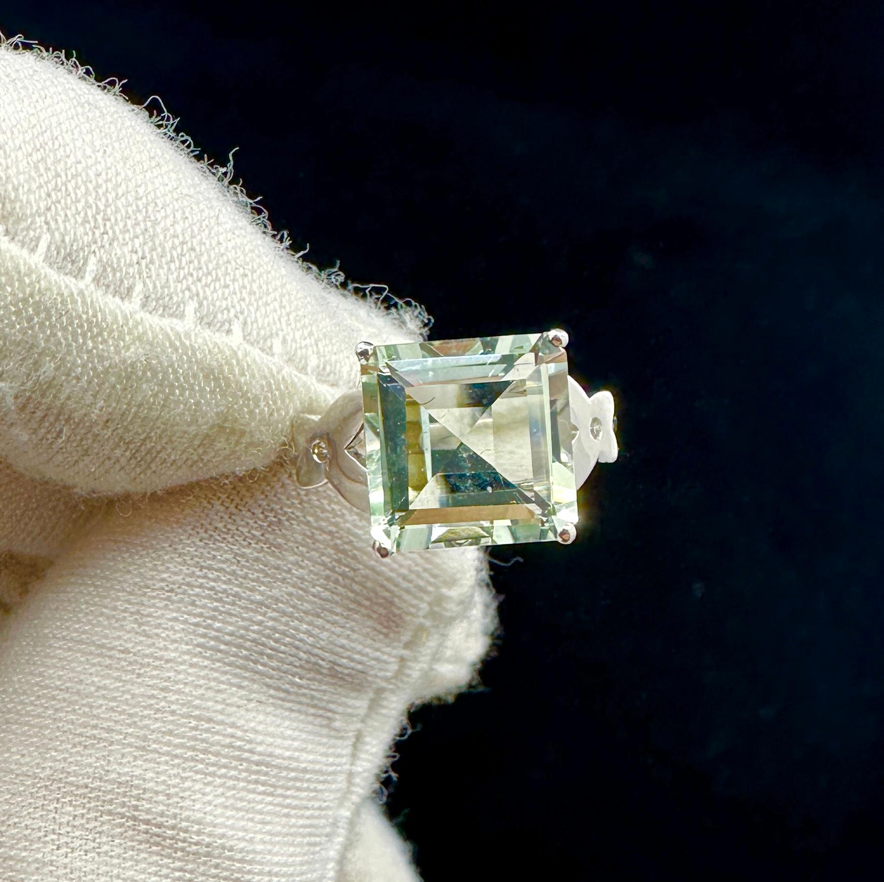 3,7 Karat Grüner Amethyst Ring Weißgold Quadratischer Stufenschliff Solitär Art Deco im Angebot 1