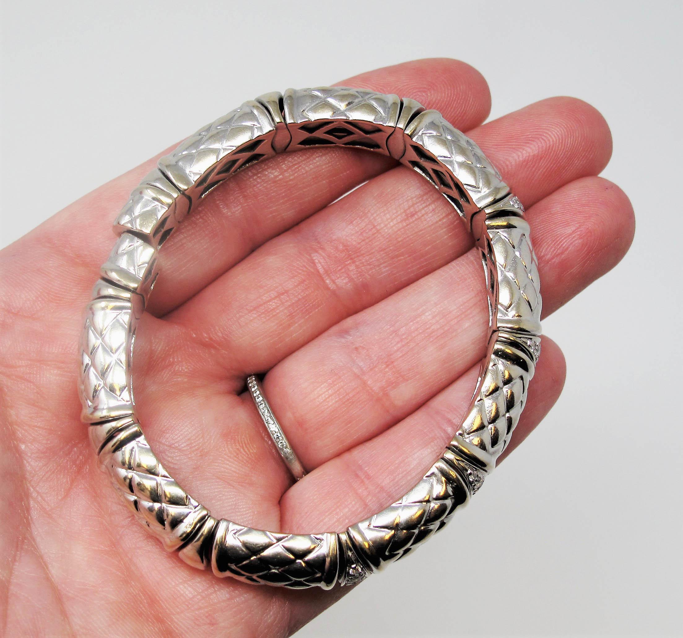 Pulsera brazalete flexible estilo bambú con diamantes pavé de .37 quilates Oro blanco de 18 quilates en venta 3