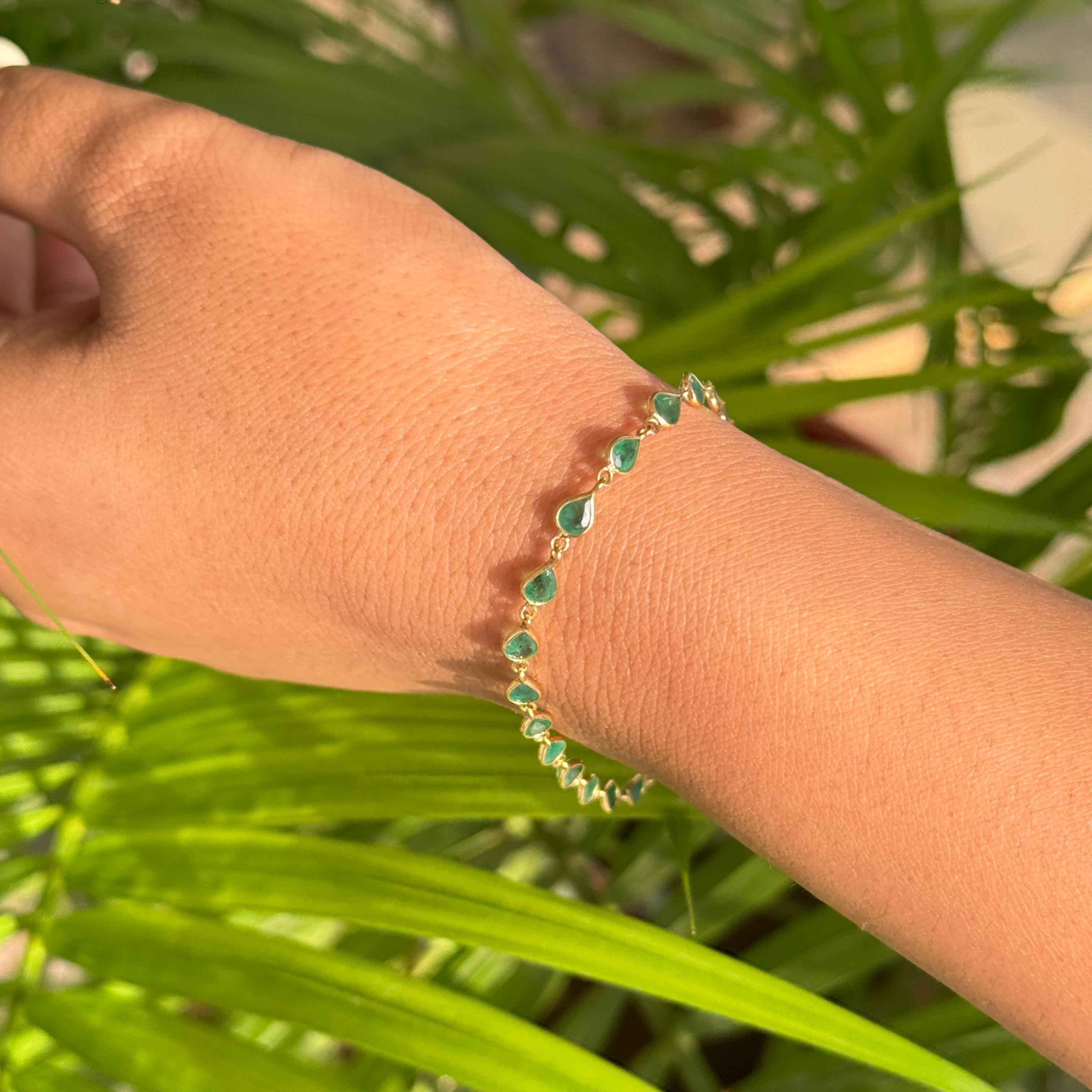 Pulsera de esmeralda de 3,7 quilates en oro amarillo de 18 quilates para regalo de Navidad en venta 4