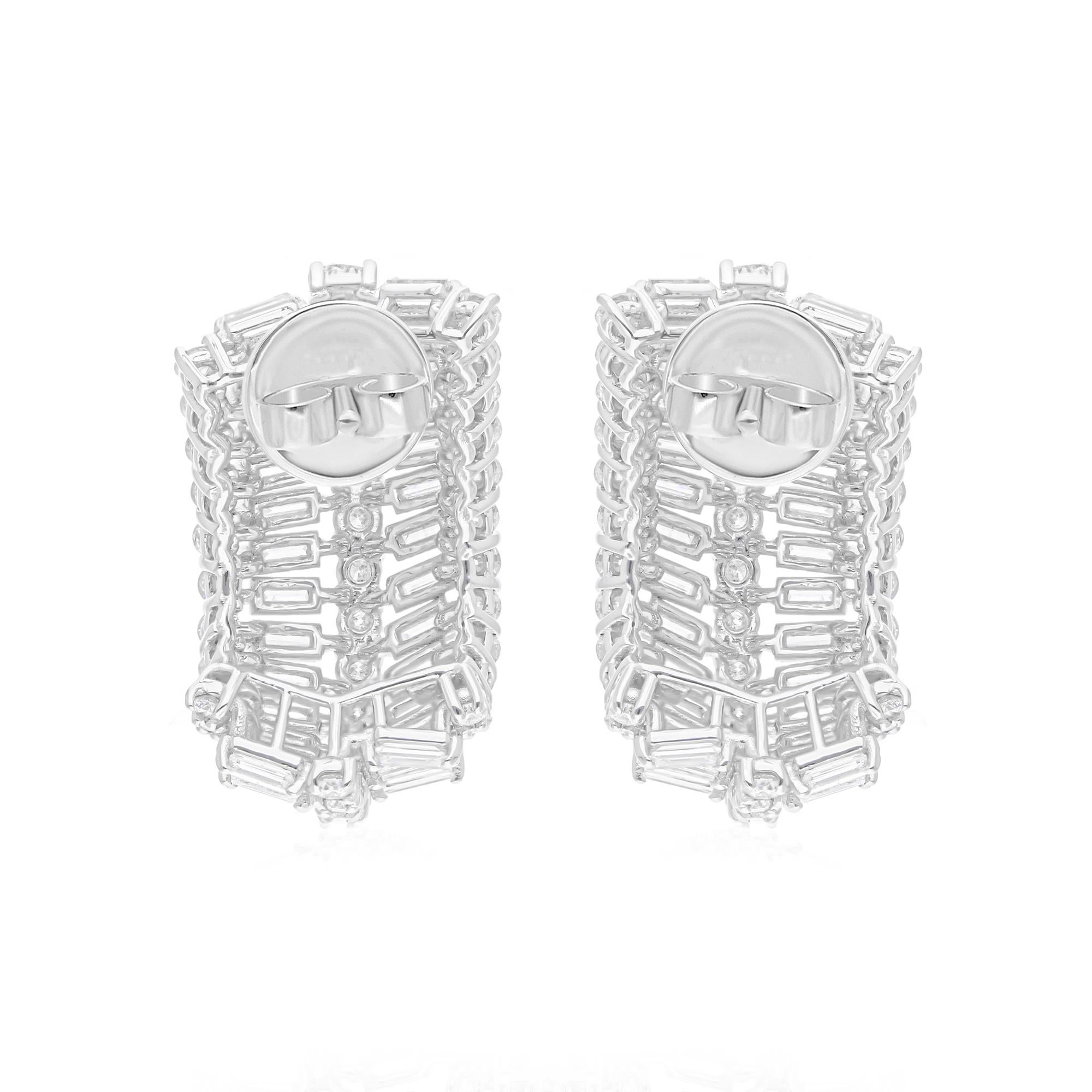 3.7 Carat SI/H Baguette Round Brilliant Cut Diamond Earrings 14 Karat White Gold In New Condition For Sale In Diera, Dubai