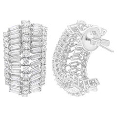 Boucles d'oreilles en or blanc 18 carats 3.7 Carat SI/H Baguette Round Brilliant Cut Diamond
