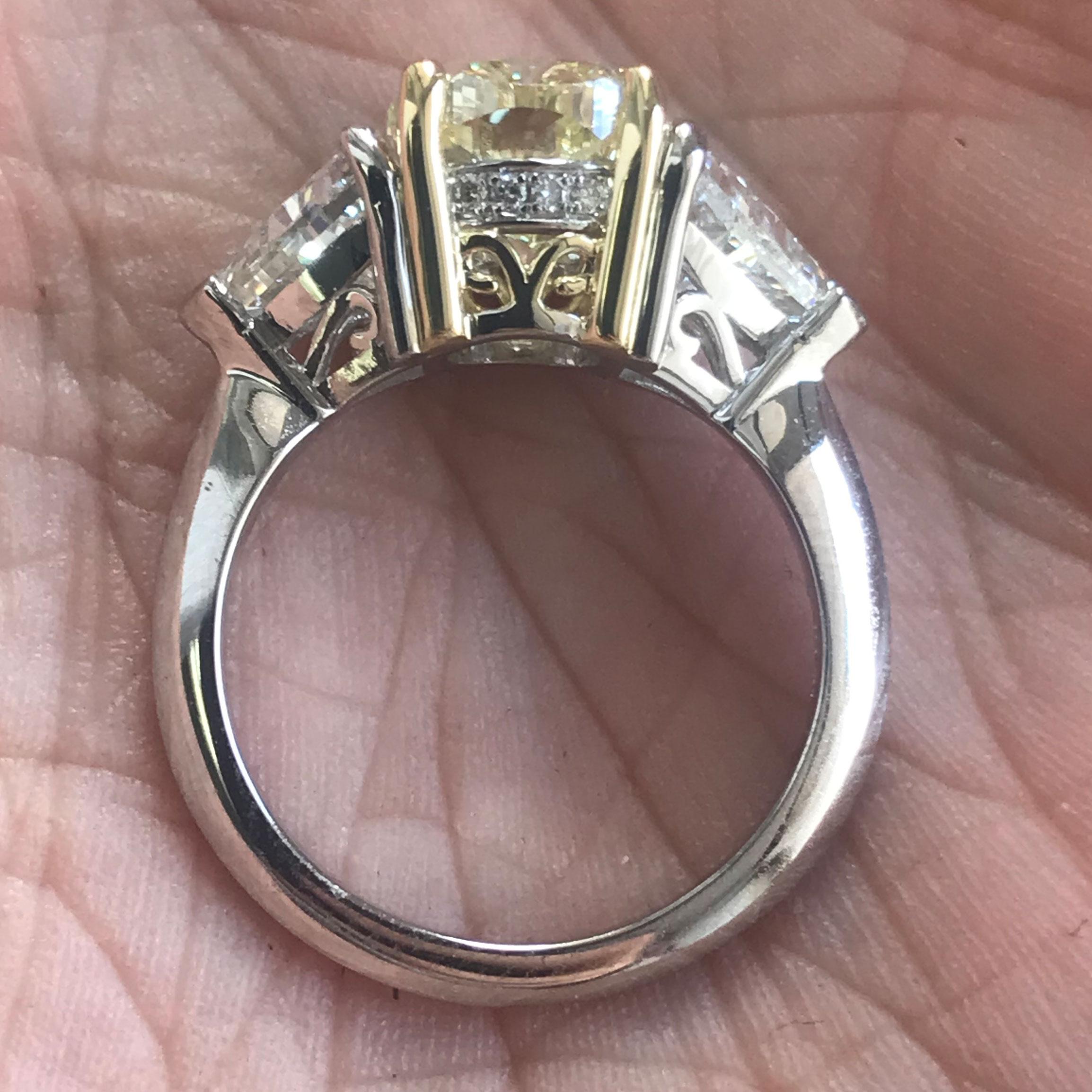 AS023-0600009
This ring will be made order for you for your finger size.  It takes approximately 3-6 business weeks to complete. We can also adjust the quality of the center stone if you want a smaller or bigger stone, or different quality. We have