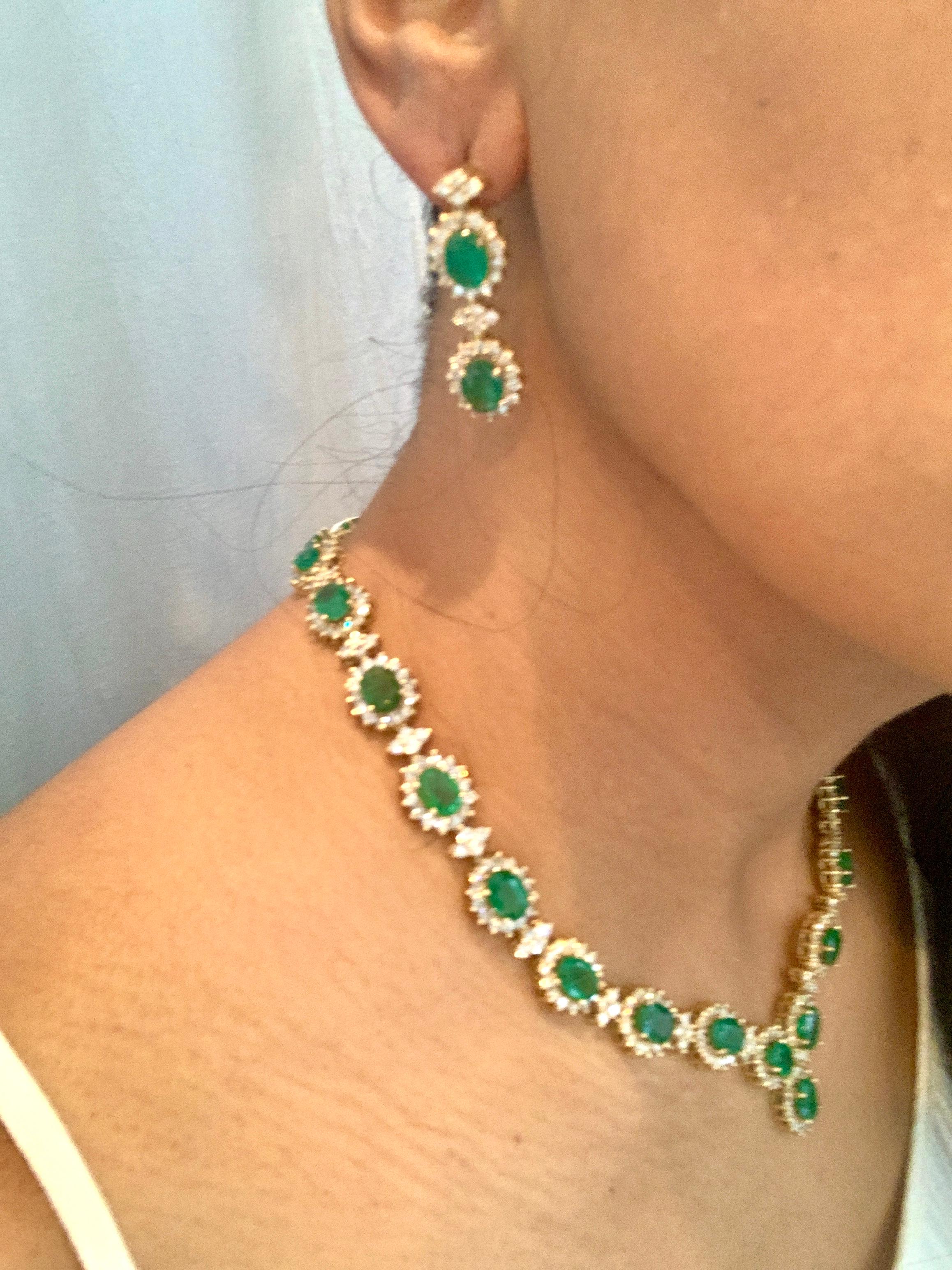 37 Ct Oval Shape Natural  Emerald & 22 Carat Diamond Necklace & Earring  Suite For Sale 12