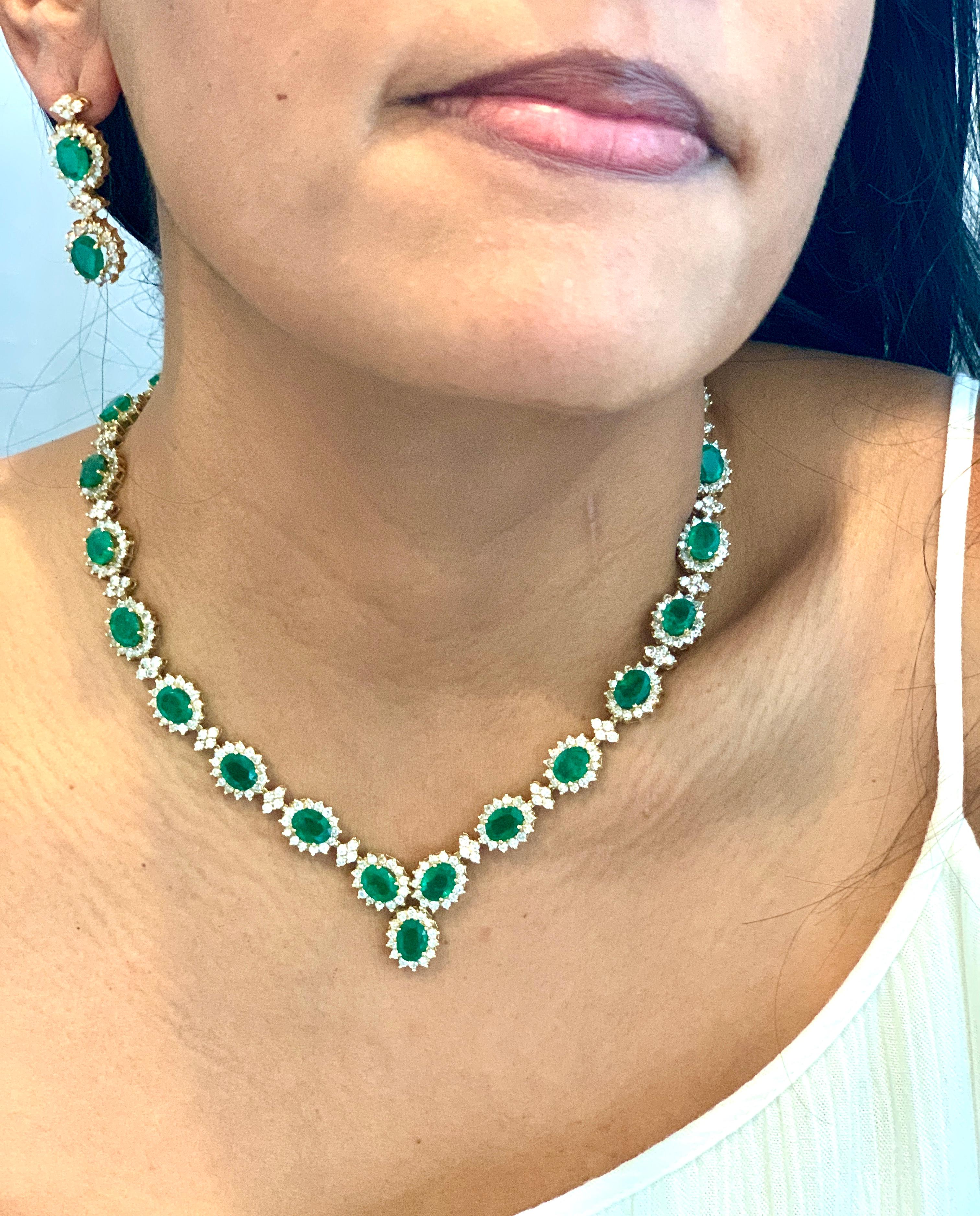 37 Ct Oval Shape Natural  Emerald & 22 Carat Diamond Necklace & Earring  Suite For Sale 13