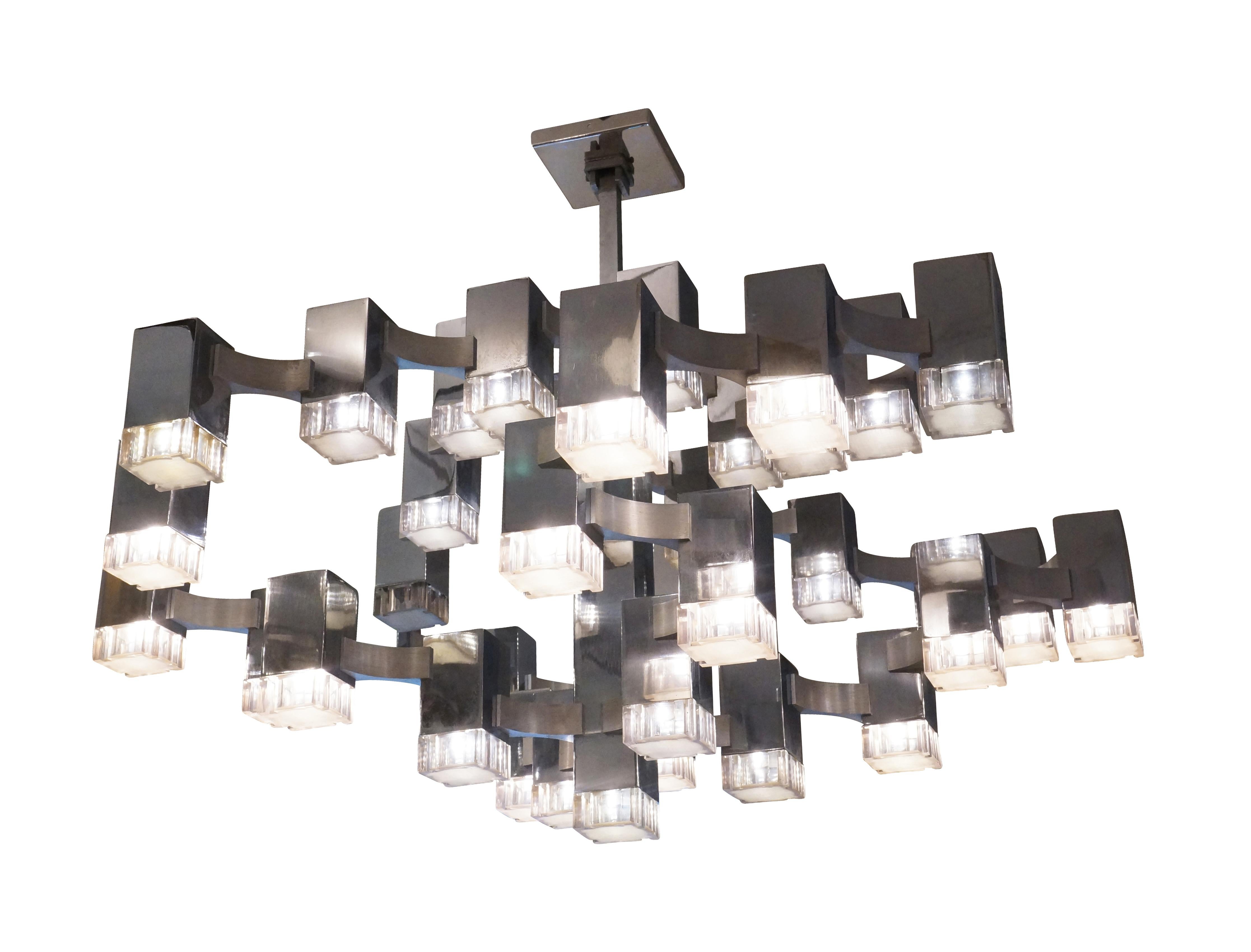 37 Light Chandelier by Sciolari, Italy 1970s In Good Condition For Sale In New York, NY