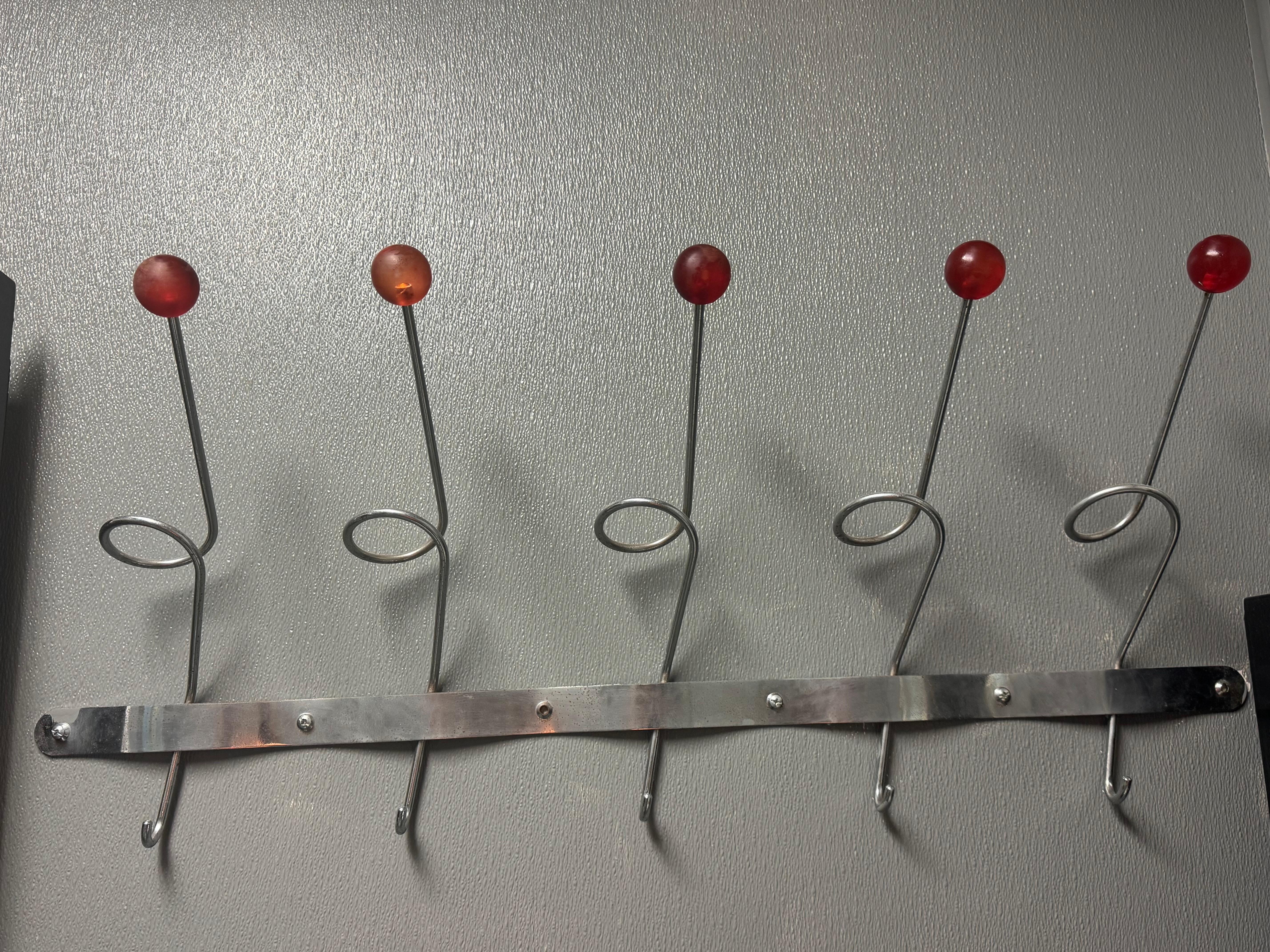 Perchero de pared 37″ Zerodisegno en Bueno estado para la venta en Pasadena, TX