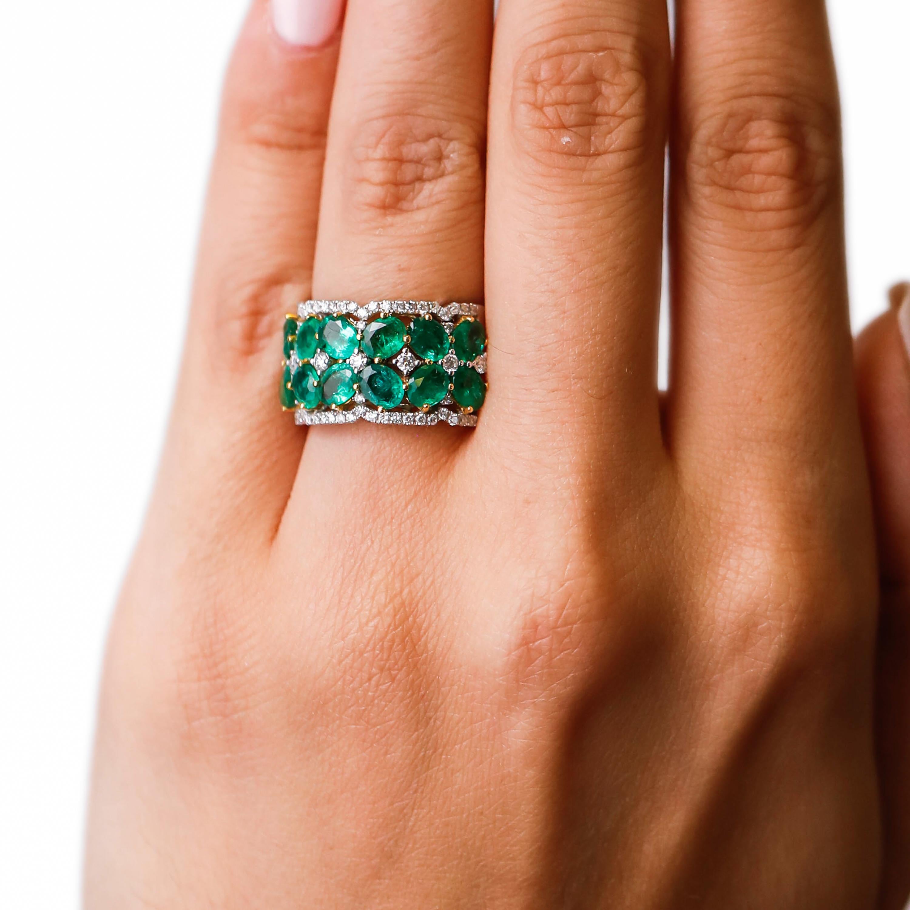 emerald royal engagement rings