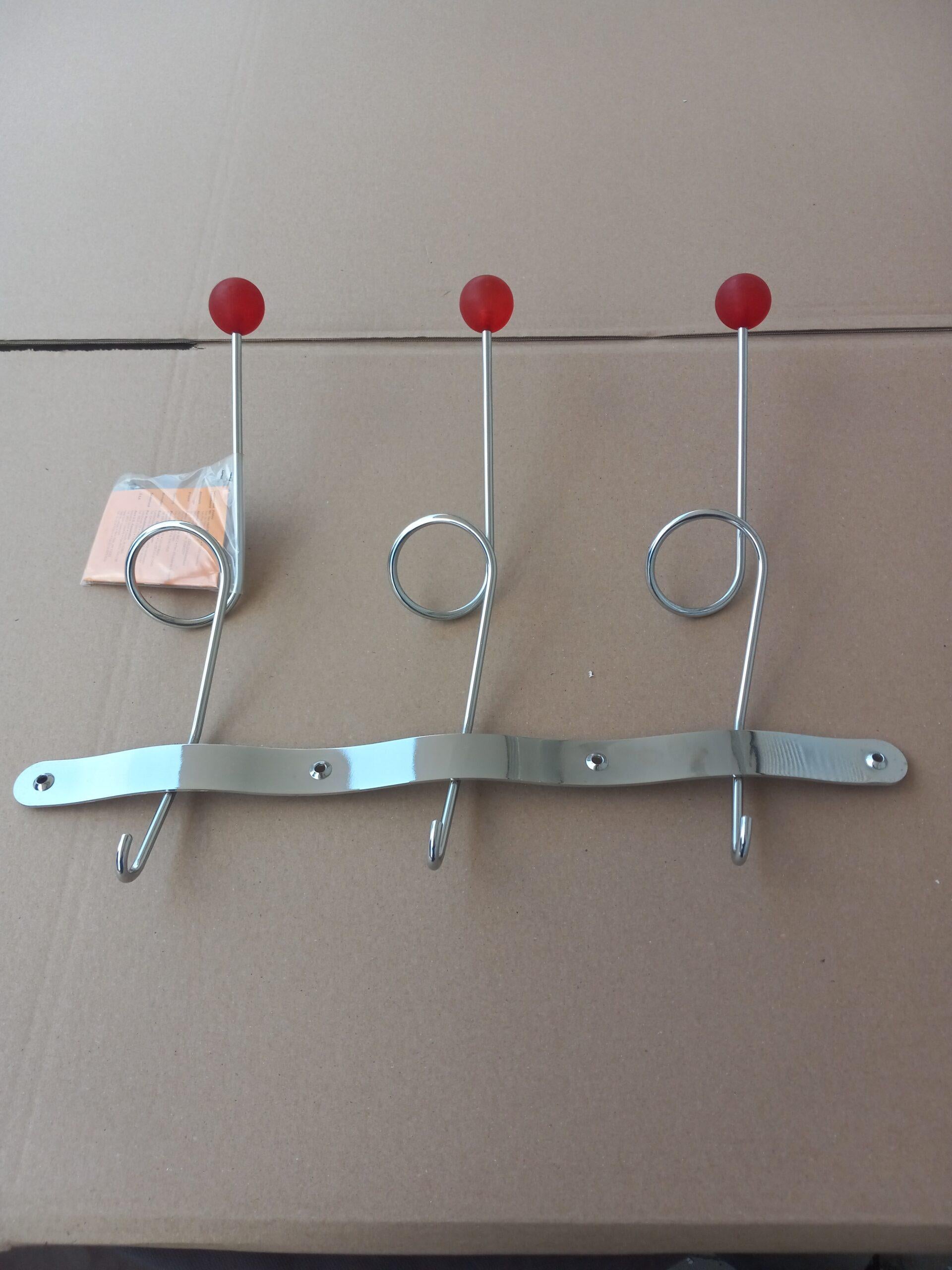 Italiano 37″ Zerodisegno Appendiabiti da parete in vendita