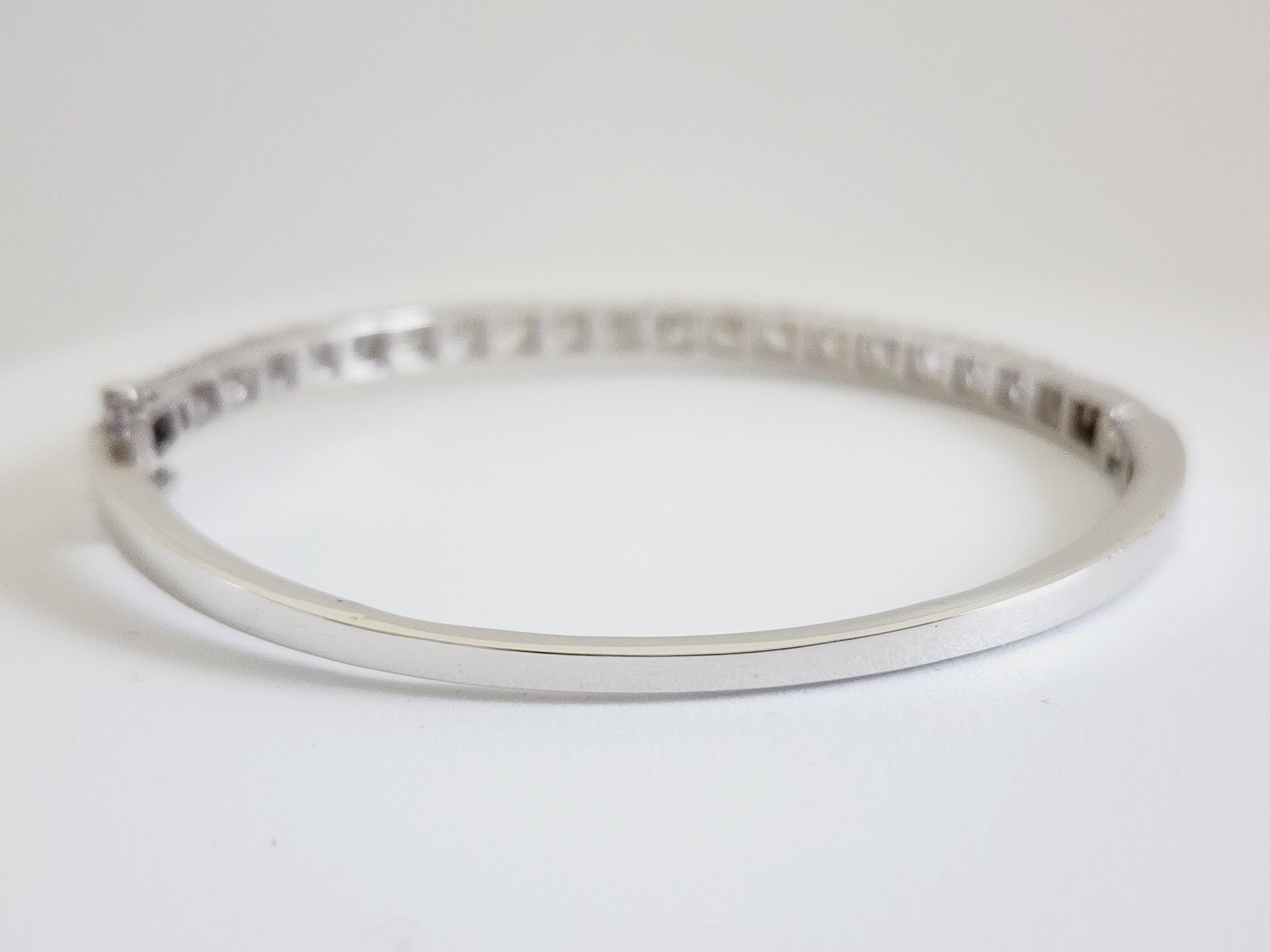 3.70 Carat Bangle White Gold 14 Karat Bracelet In New Condition For Sale In Great Neck, NY