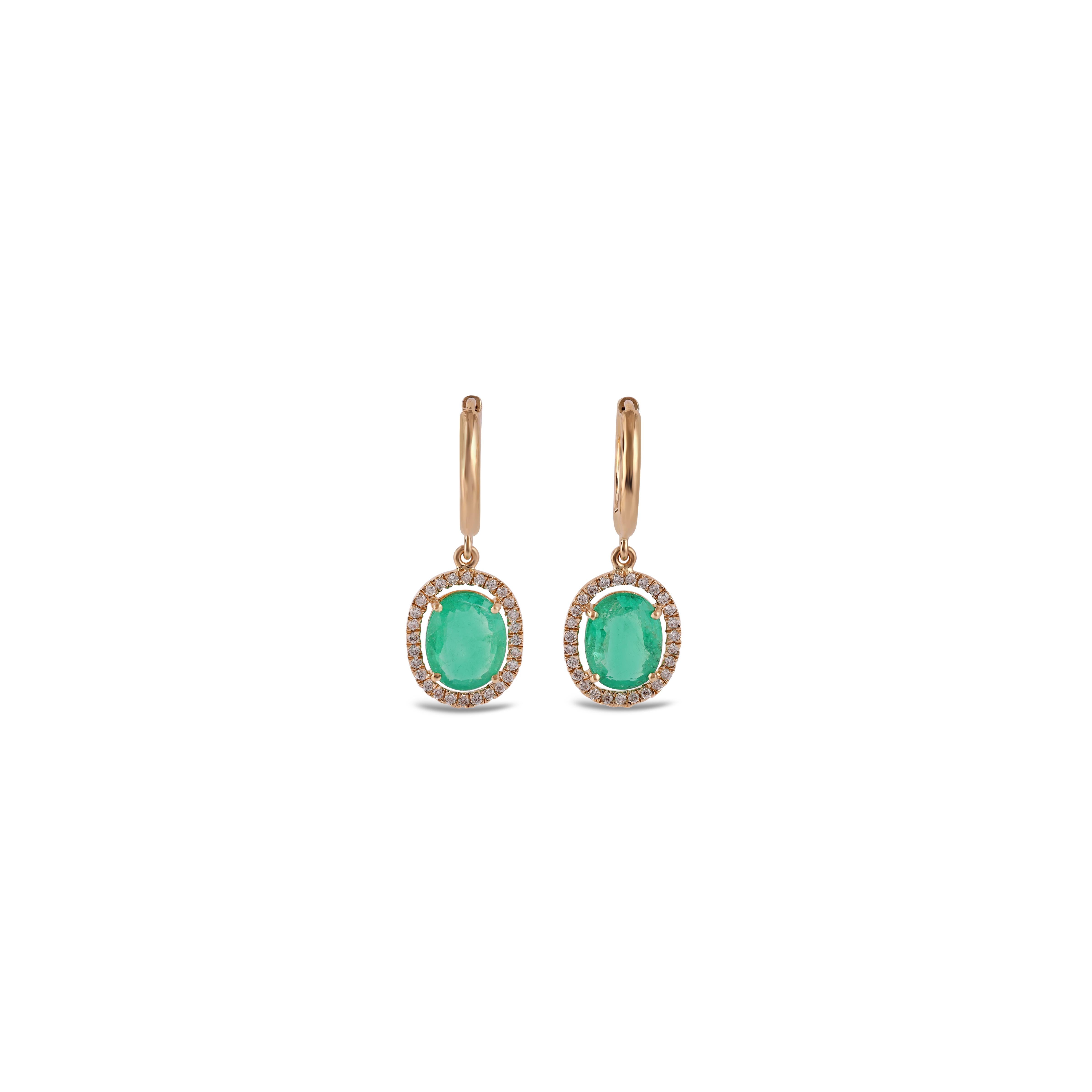 Oval Cut 3.70 Carat Clear Zambian Emerald & Diamond Stud Earring in 18K Yellow gold For Sale