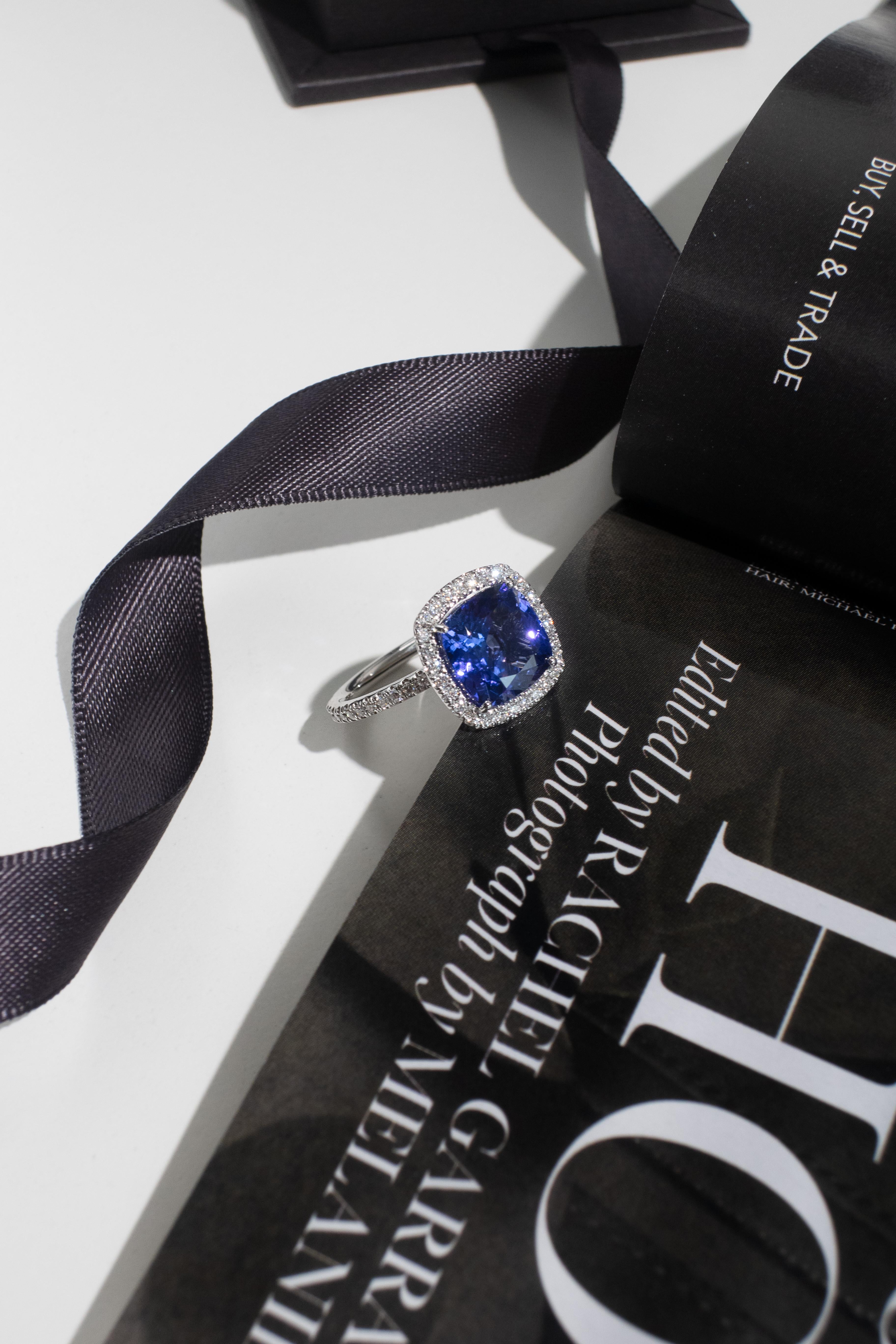 3.70 Carat Cushion Cut Tanzanite and Diamond Halo Ring in 18k For Sale 2