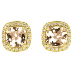 Orecchini a lobo in oro giallo 14K con Morganite a cuscino e diamanti da 3,70 carati