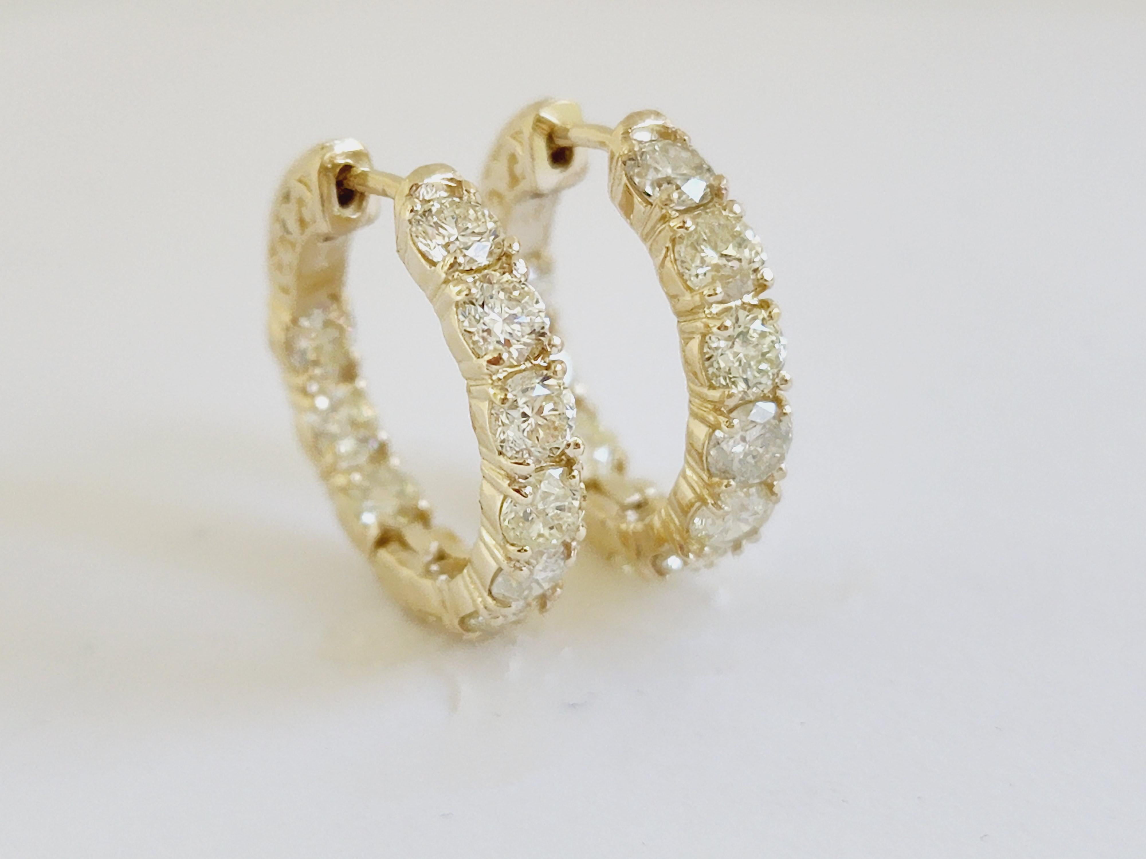 Round Cut 3.70 Carat Diamond Huggie Hoops Earrings 14 Karat Yellow Gold For Sale