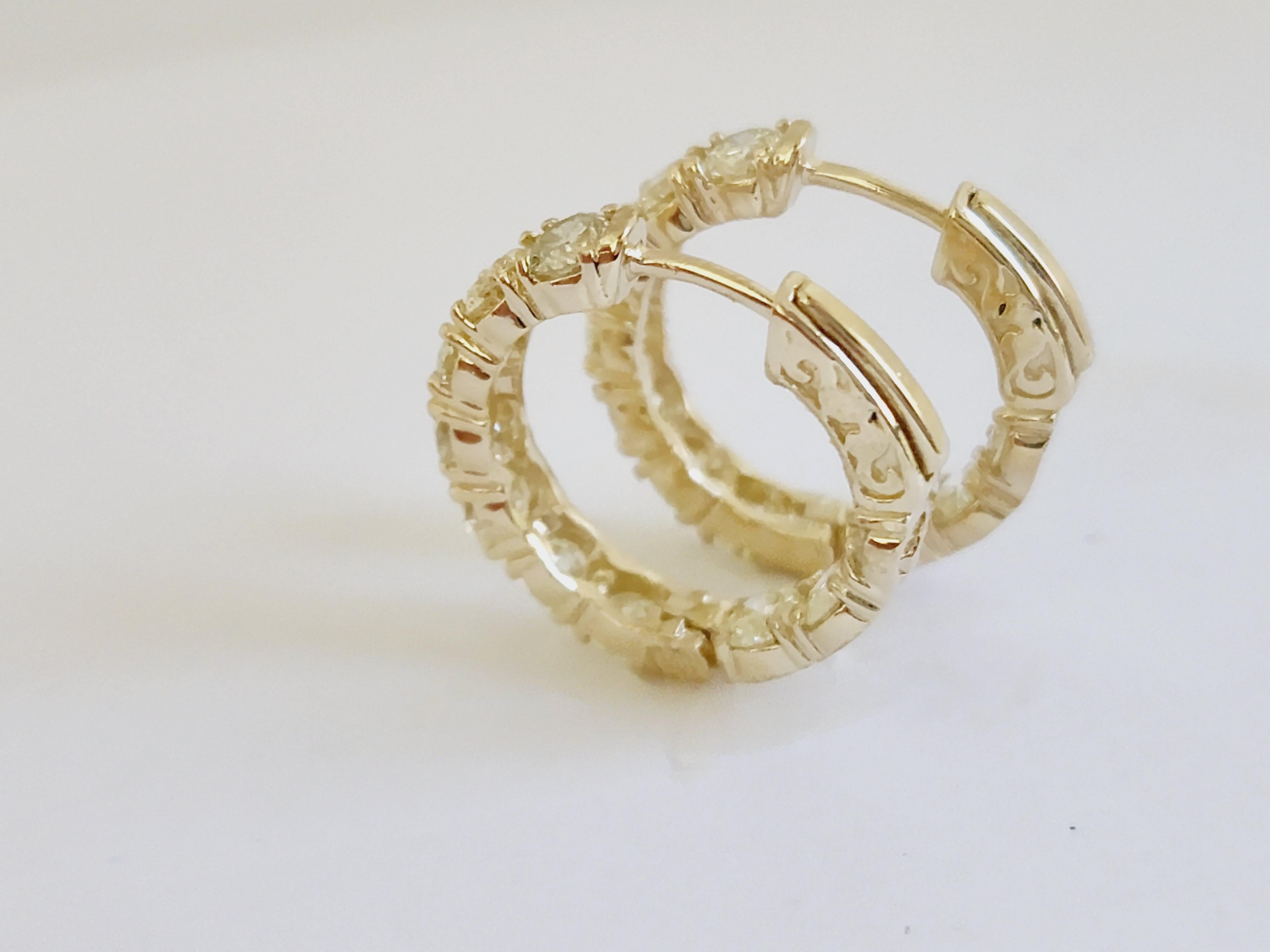 3.70 Carat Diamond Huggie Hoops Earrings 14 Karat Yellow Gold In New Condition For Sale In Great Neck, NY