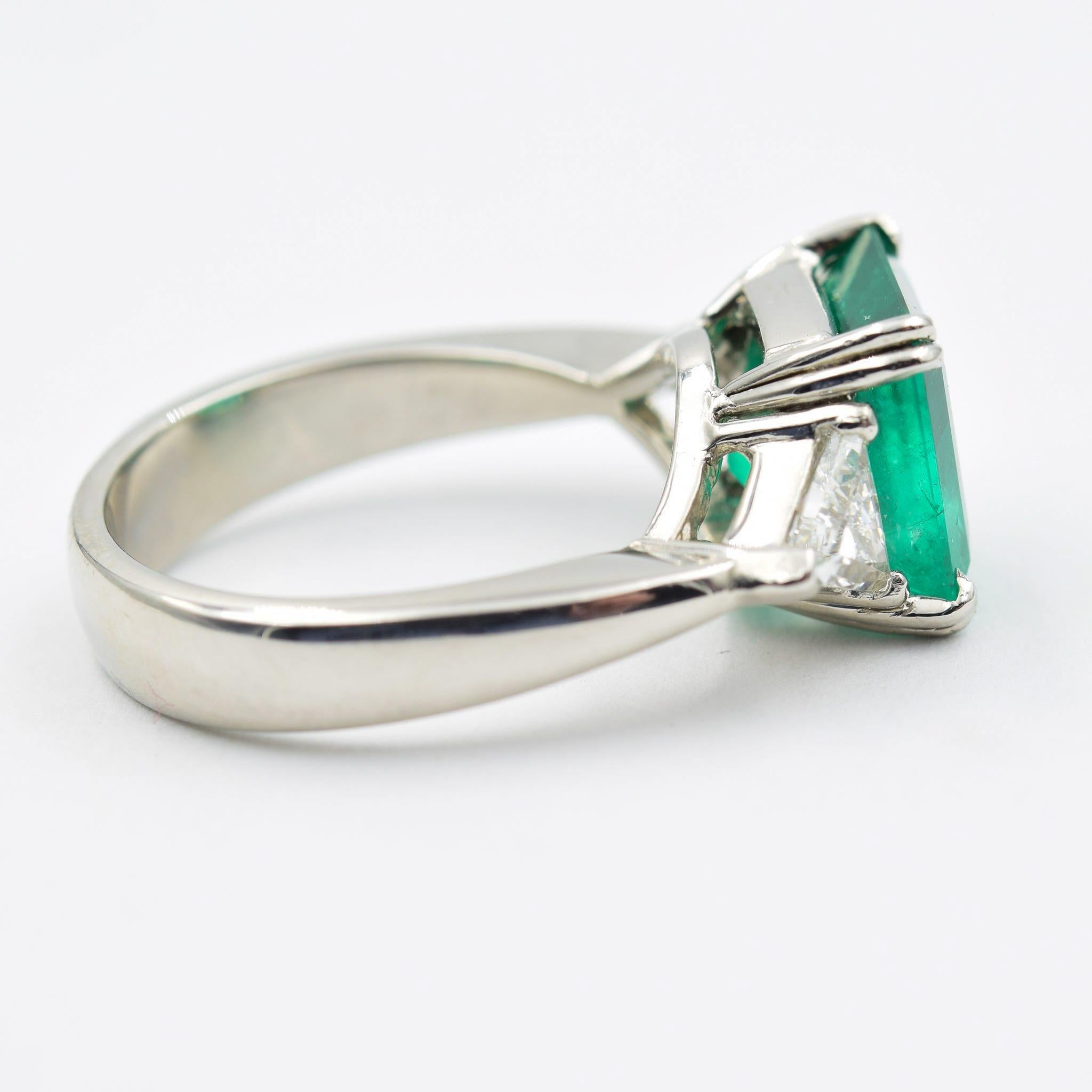 Modern 3.70 Carat Emerald & Diamond Ring in Platinum with Trillion Cut Sides