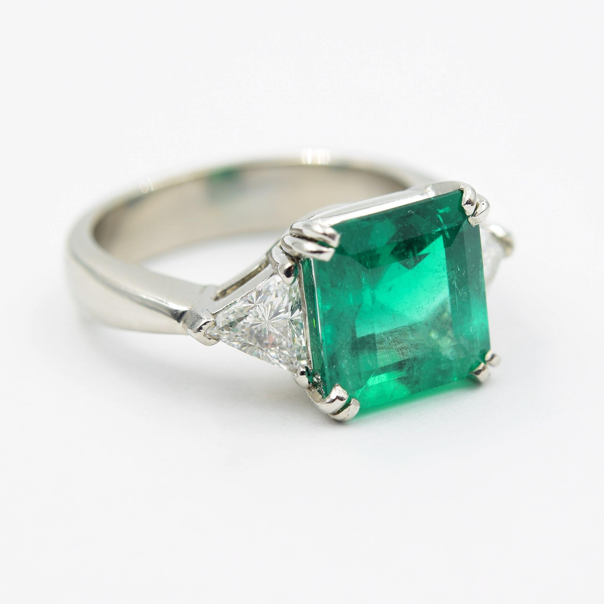 3.70 Carat Emerald & Diamond Ring in Platinum with Trillion Cut Sides In Excellent Condition In Carmel, IN