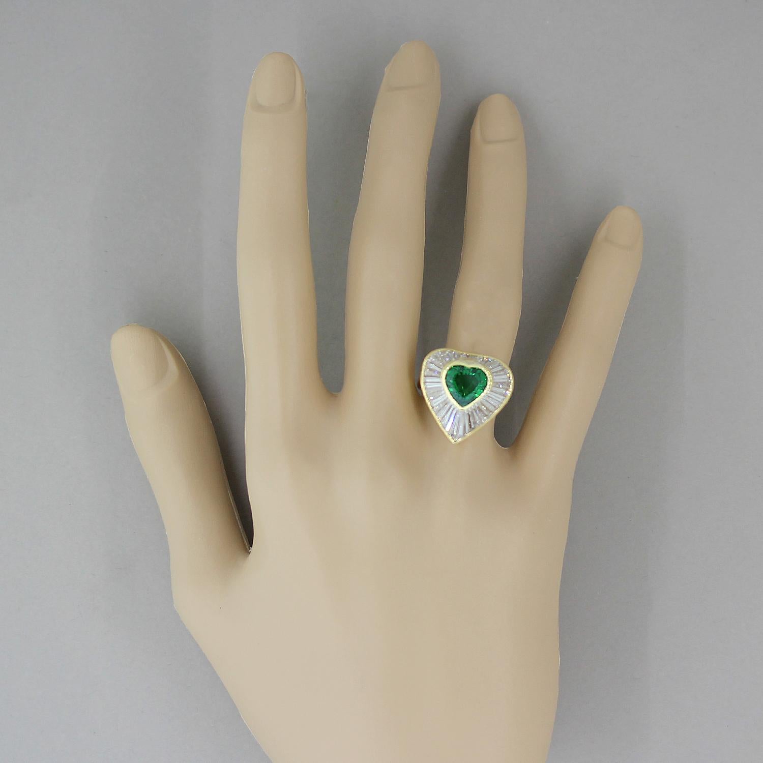 Women's 3.70 Carat Green Chrome Tourmaline Diamond Gold Heart Ring For Sale