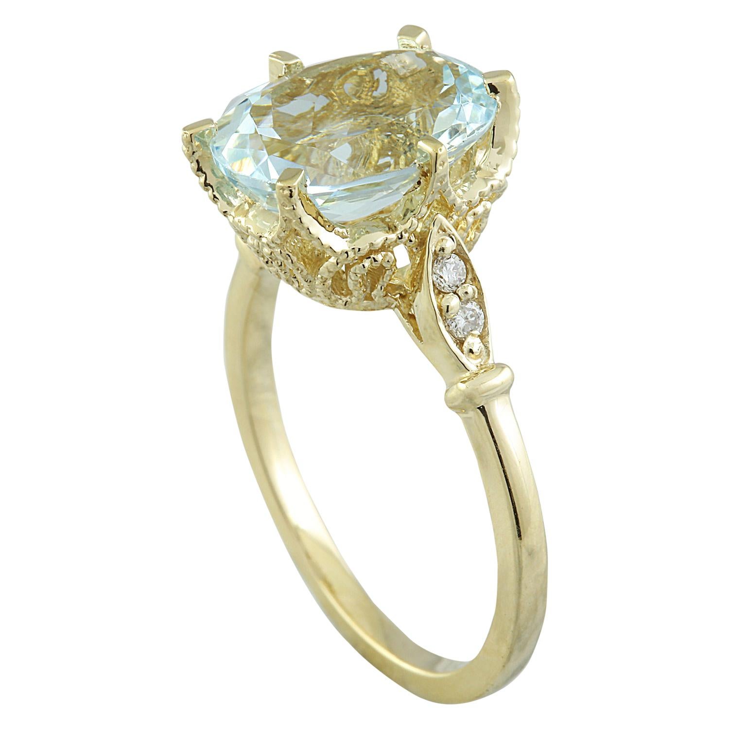 Oval Cut 3.70 Carat Natural Aquamarine 14 Karat Solid Yellow Gold Diamond Ring For Sale