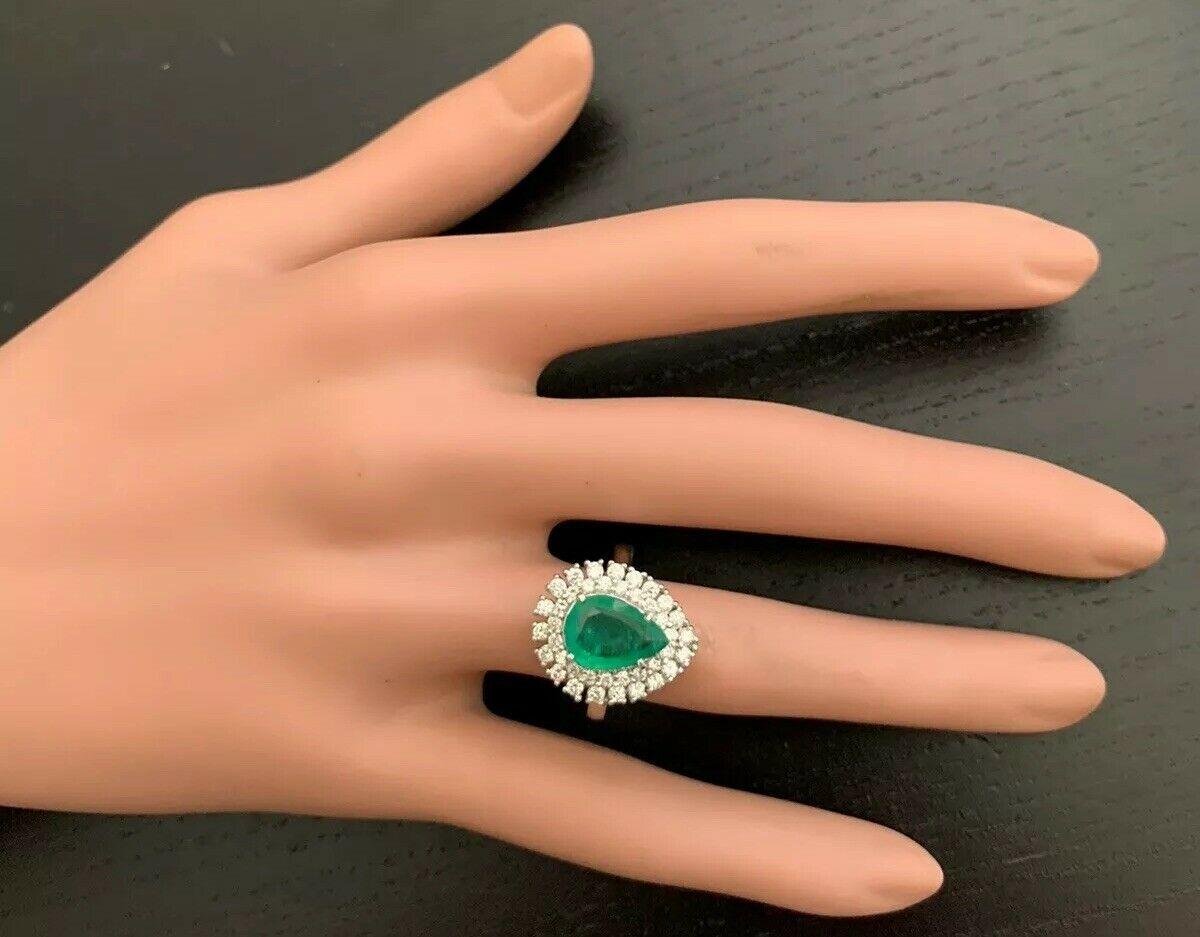 3.70 Carat Natural Emerald and Diamond 14 Karat Solid White Gold Ring For Sale 3