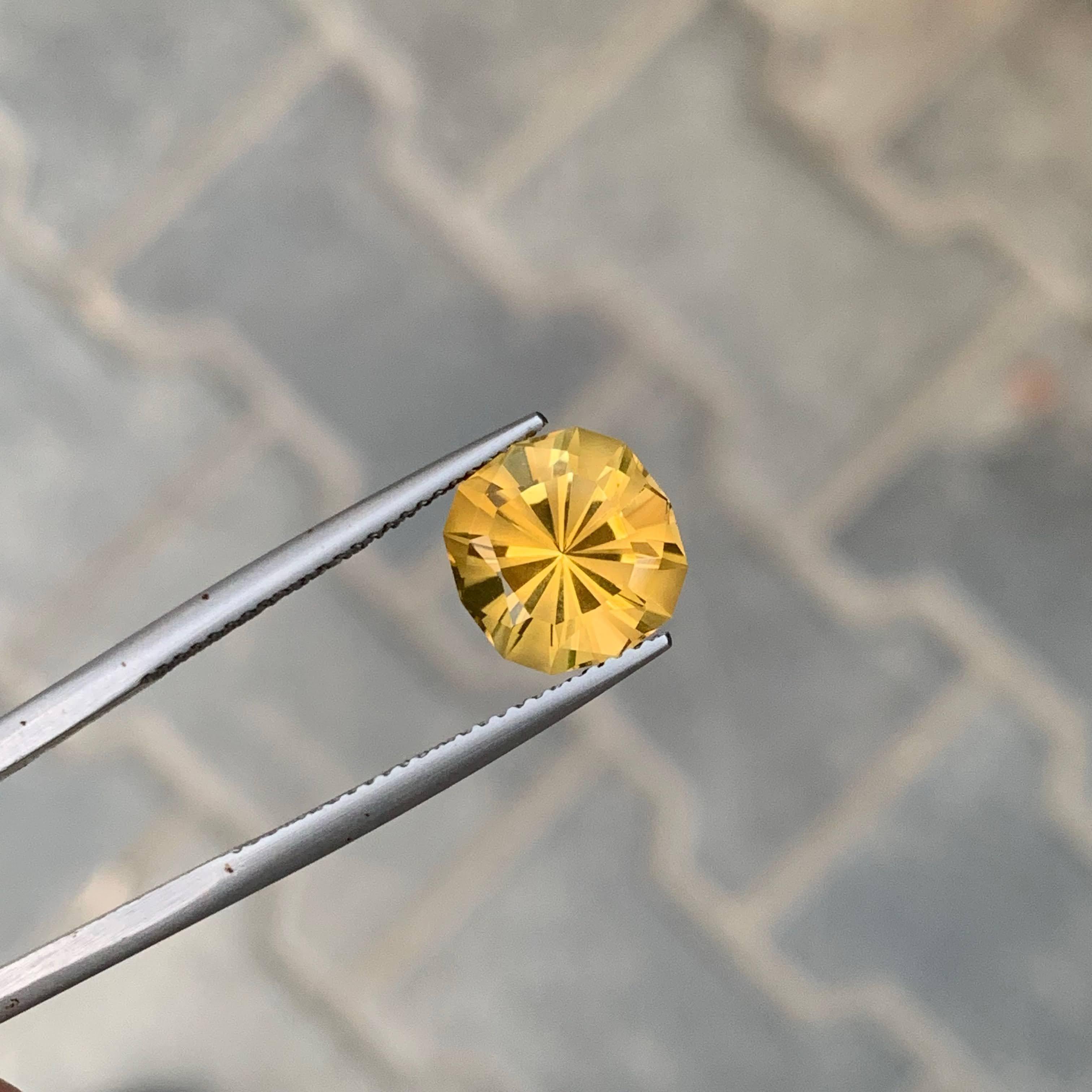 Taille coussin 3.70 Carat Natural Loose Golden Citrine Fancy Cushion Cut Brazilian Gemstone (pierre précieuse brésilienne) en vente
