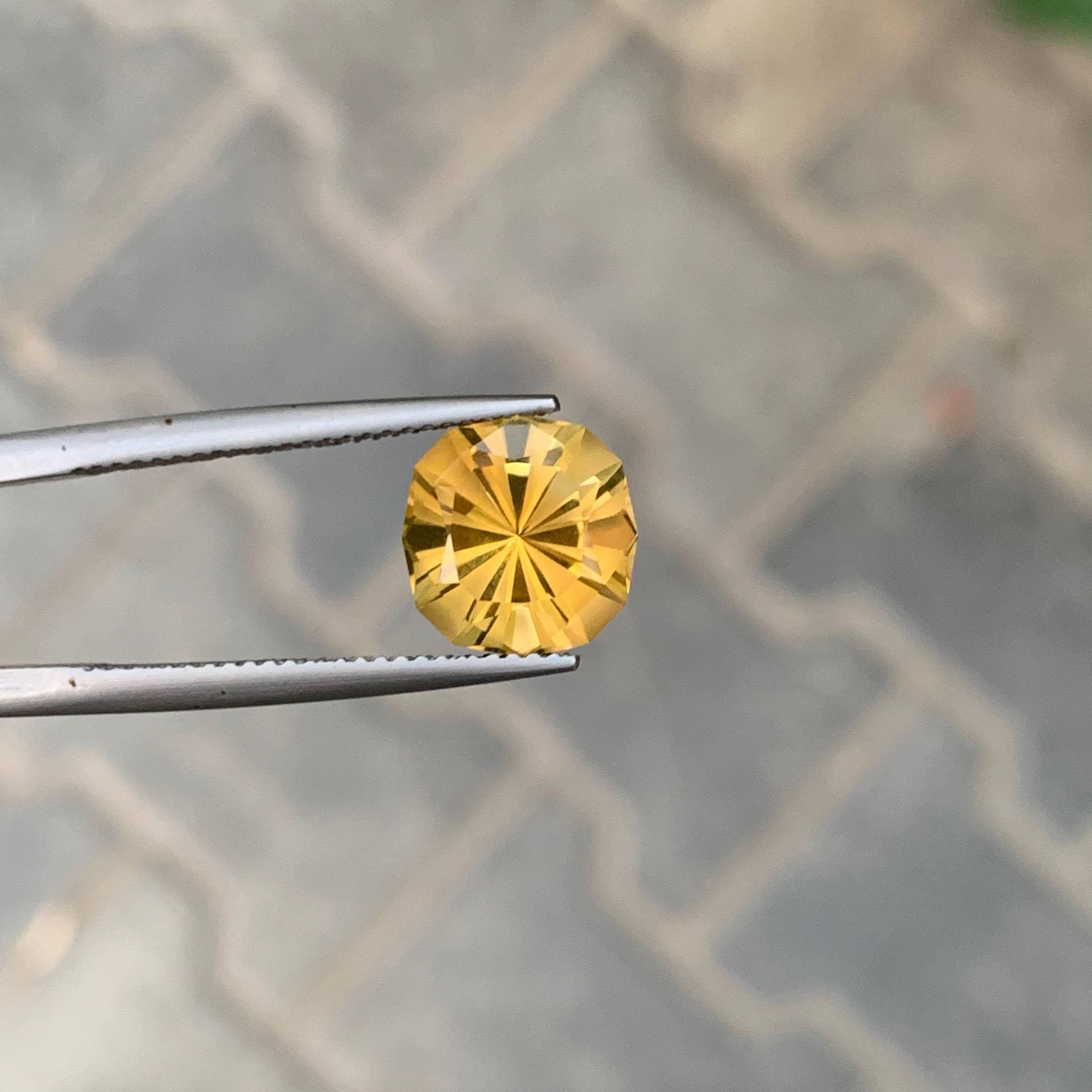 3.70 Carat Natural Loose Golden Citrine Fancy Cushion Cut Brazilian Gemstone (pierre précieuse brésilienne) Unisexe en vente