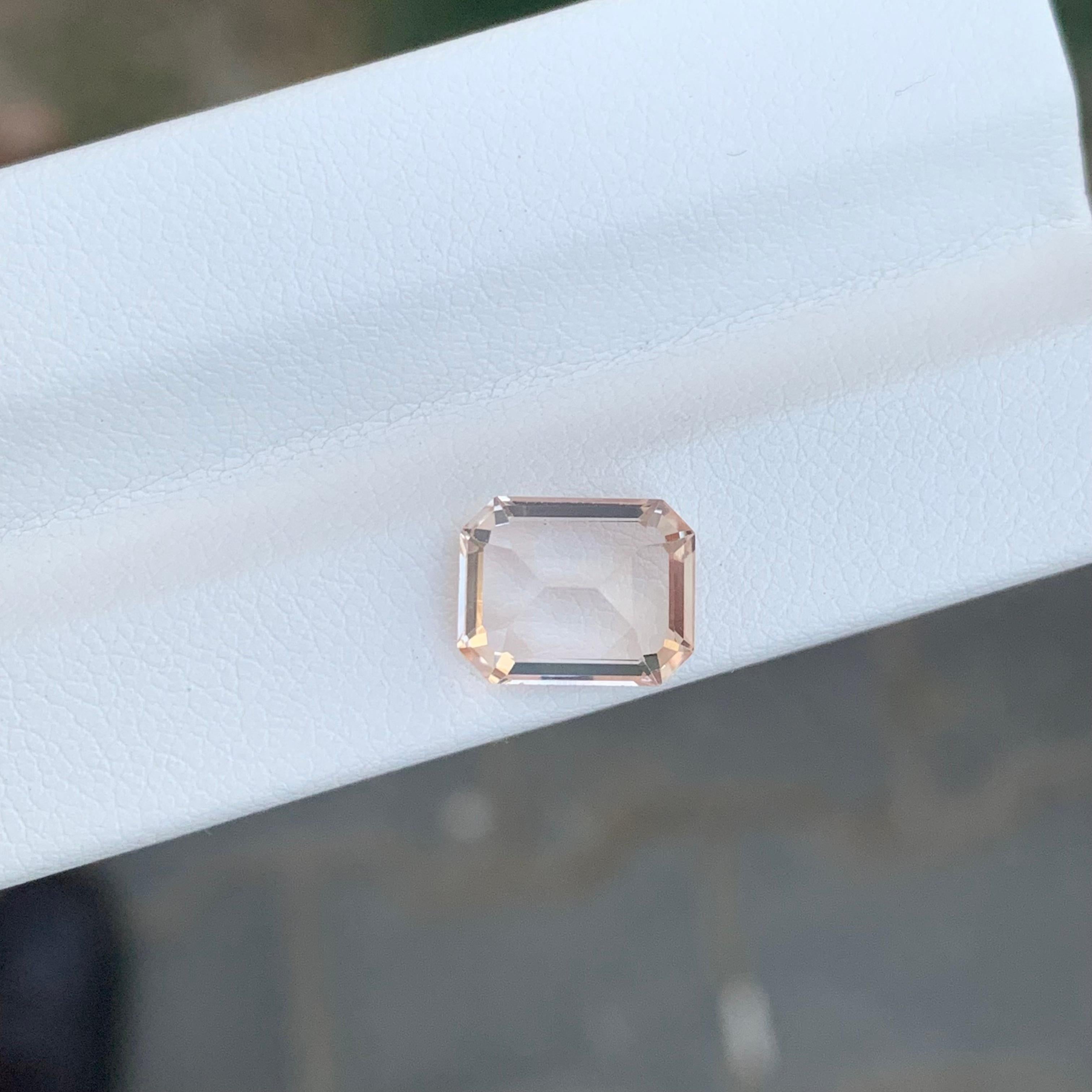 3.70 Karat natürlicher loser Goldtopas Smaragdform Edelstein im Angebot 1