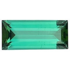3.70 carati di tormalina verde naturale sciolta di forma baguette