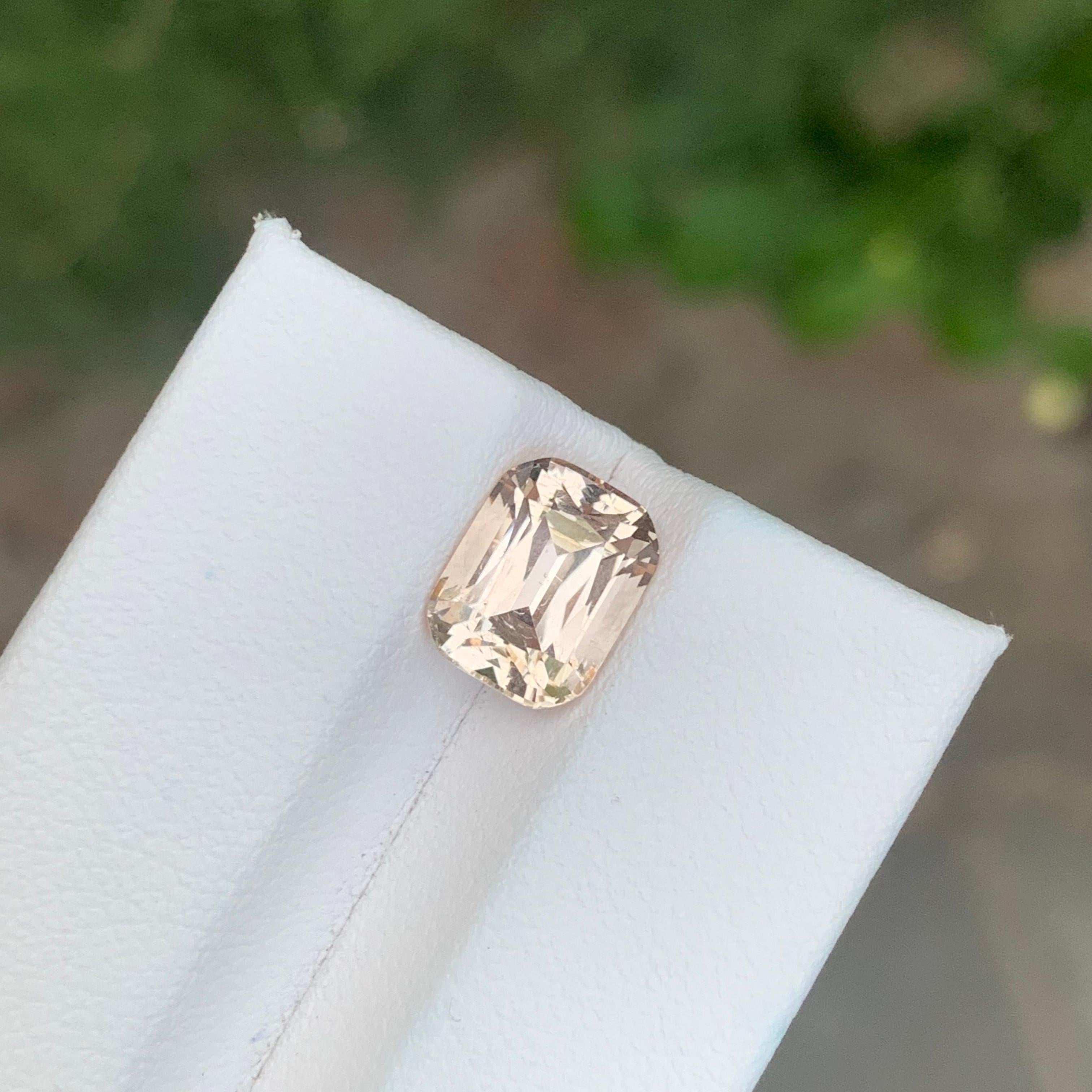 3.70 Carat Natural Loose Imperial Topaz Cushion Shape Gemstone (pierre précieuse en forme de coussin) en vente 4