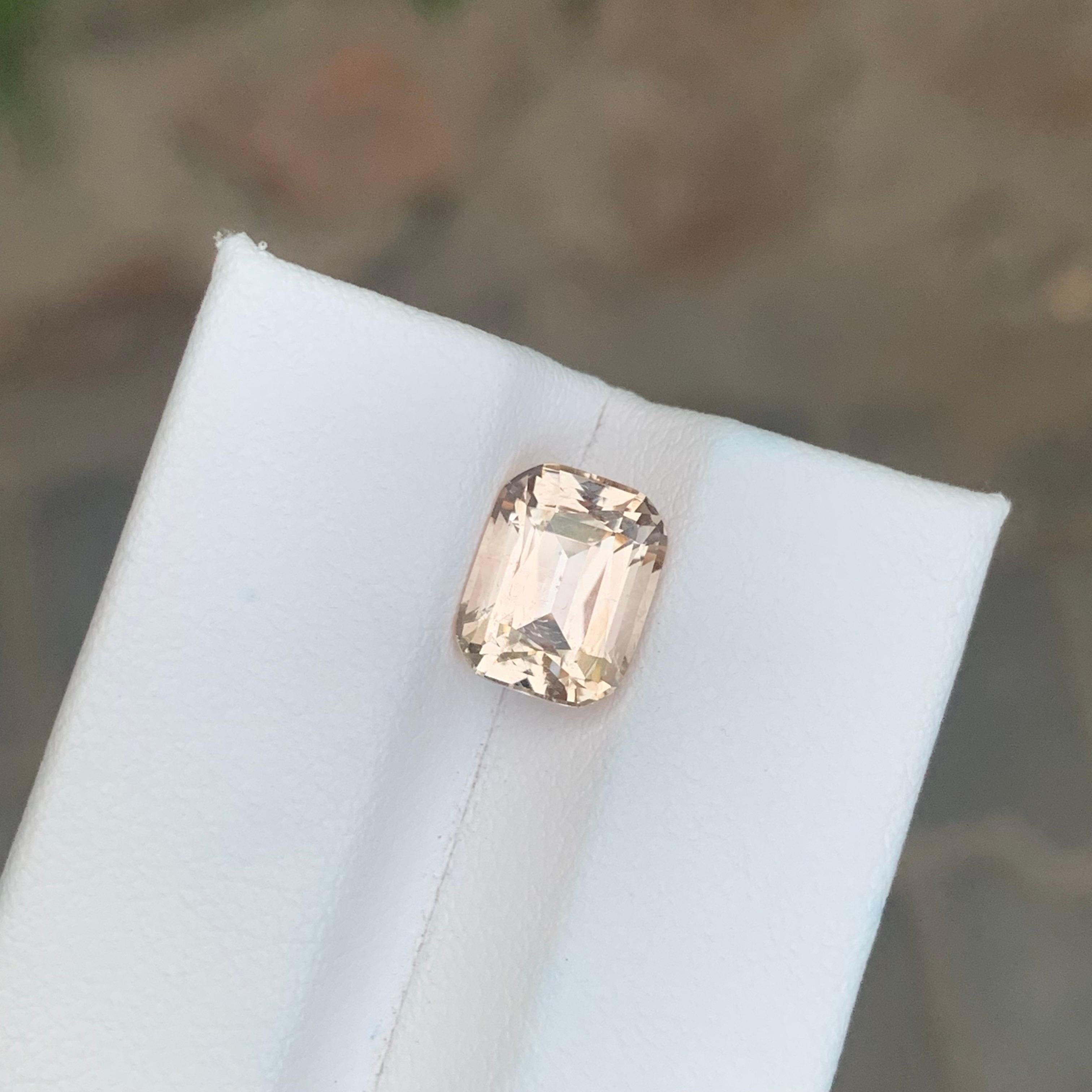 3.70 Carat Natural Loose Imperial Topaz Cushion Shape Gemstone (pierre précieuse en forme de coussin) en vente 1