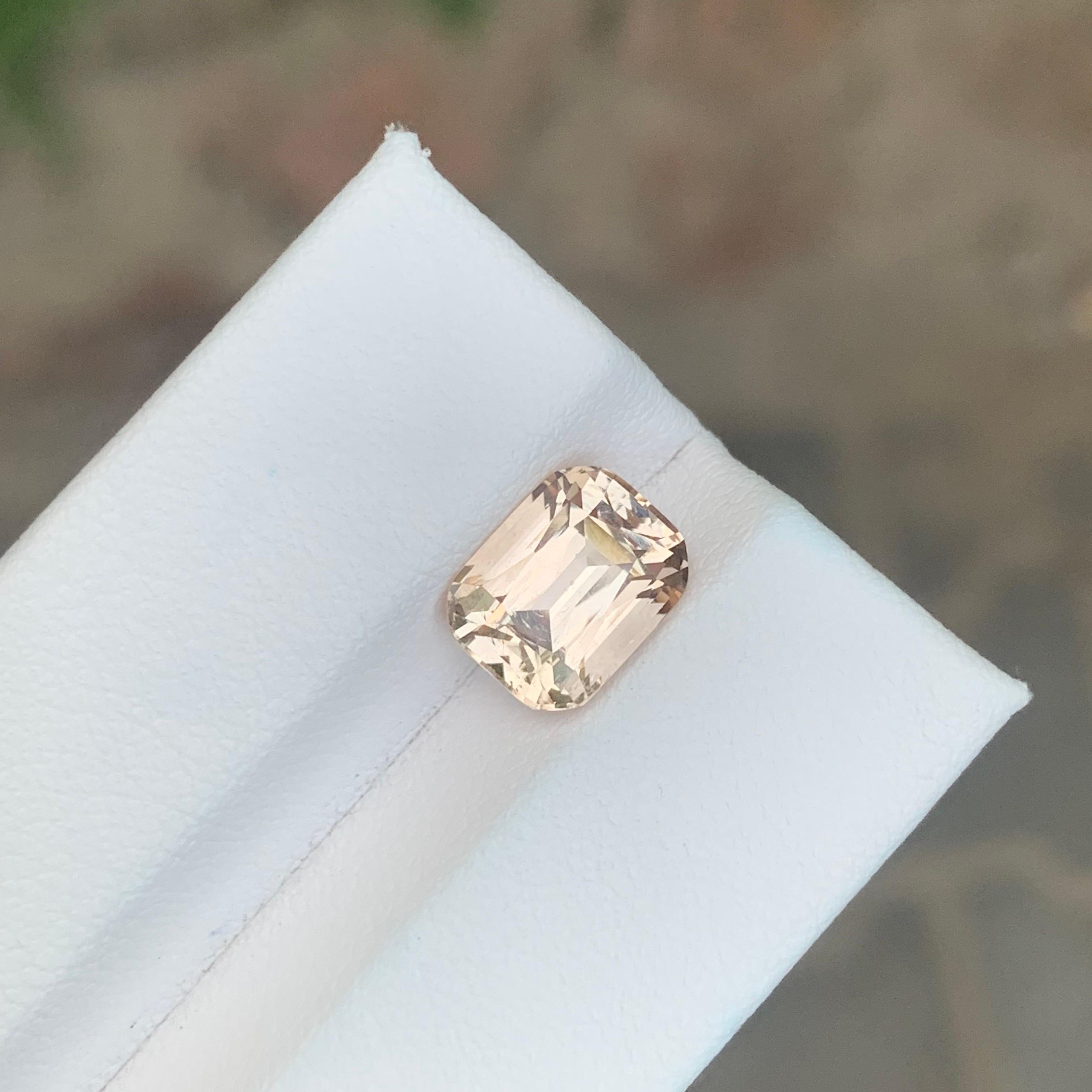 3.70 Carat Natural Loose Imperial Topaz Cushion Shape Gemstone (pierre précieuse en forme de coussin) en vente 3