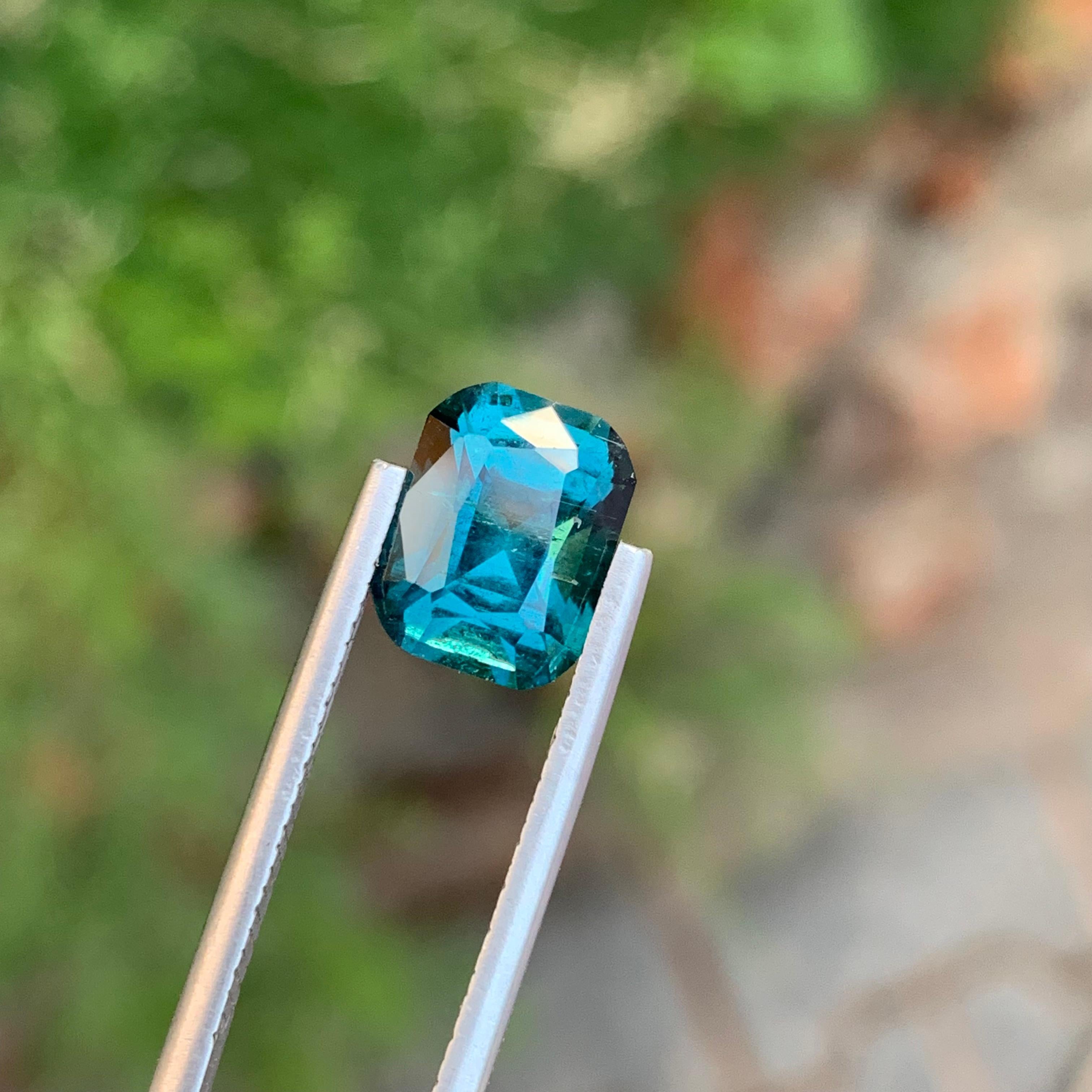 Tourmaline bleue Loose Ink

Poids : 3,70 carats
Dimension : 10 x 7,6 x 6,6 mm
Couleur : bleu encre
Origine : Afghanistan
Certificat : Sur demande
Traitement : Non

La tourmaline est une pierre précieuse captivante connue pour sa remarquable variété