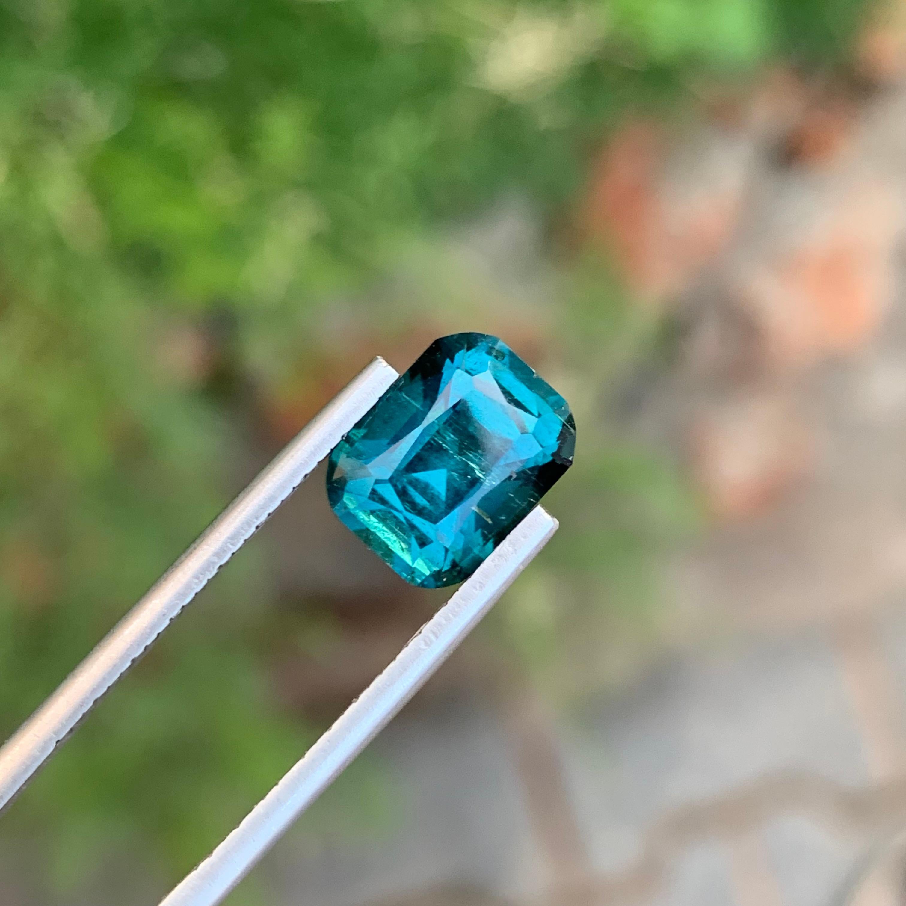 Arts and Crafts Tourmaline bleue en forme de coussin de 3.70 carat pour bijoux en vente