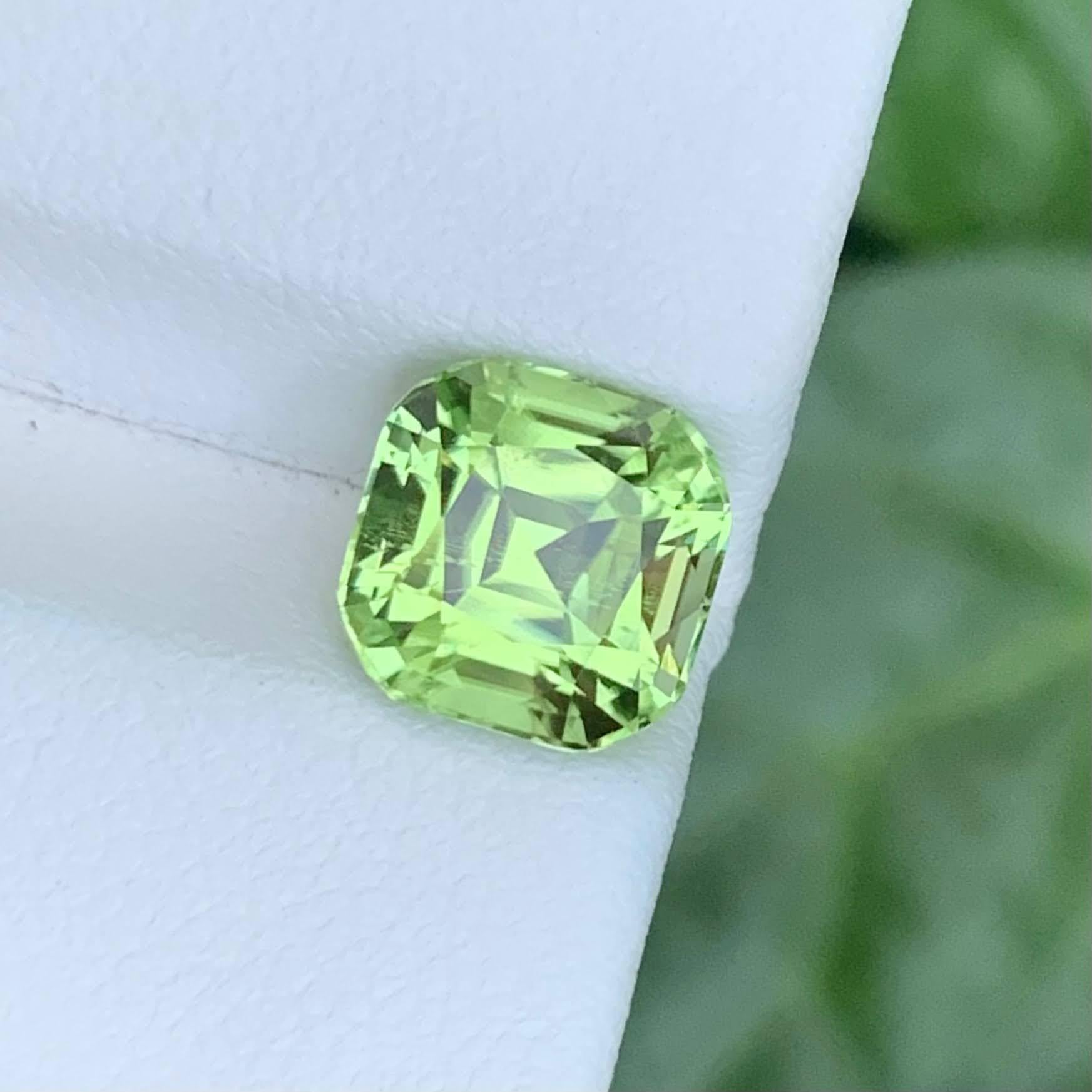 da uomo o donna 3.70 carati di tormalina verde chiaro naturale sfusa con taglio a cuscino Gemma afgana in vendita
