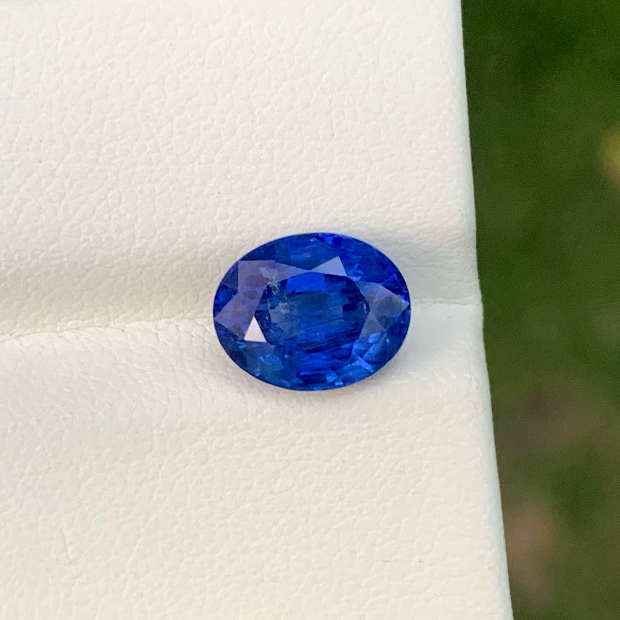 Gewicht 3,70 Karat 
Abmessungen 9,8x7,9x5,7 mm
Behandlung  Beheizt
Herkunft Sri Lanka
Klarheit SI
Form Schnitt Oval 





Dieser 3,70 Karat schwere, natürliche, lose blaue Saphir strahlt einen sanften und eleganten Farbton aus, der durch seinen